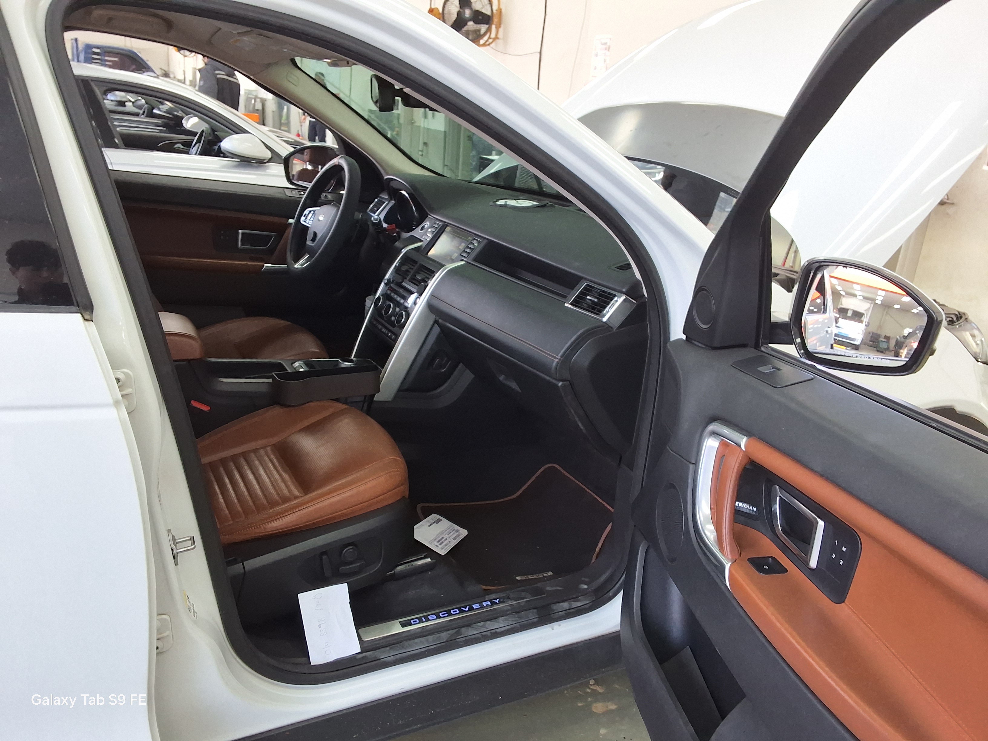 Land Rover Discovery 2016 - Image 13