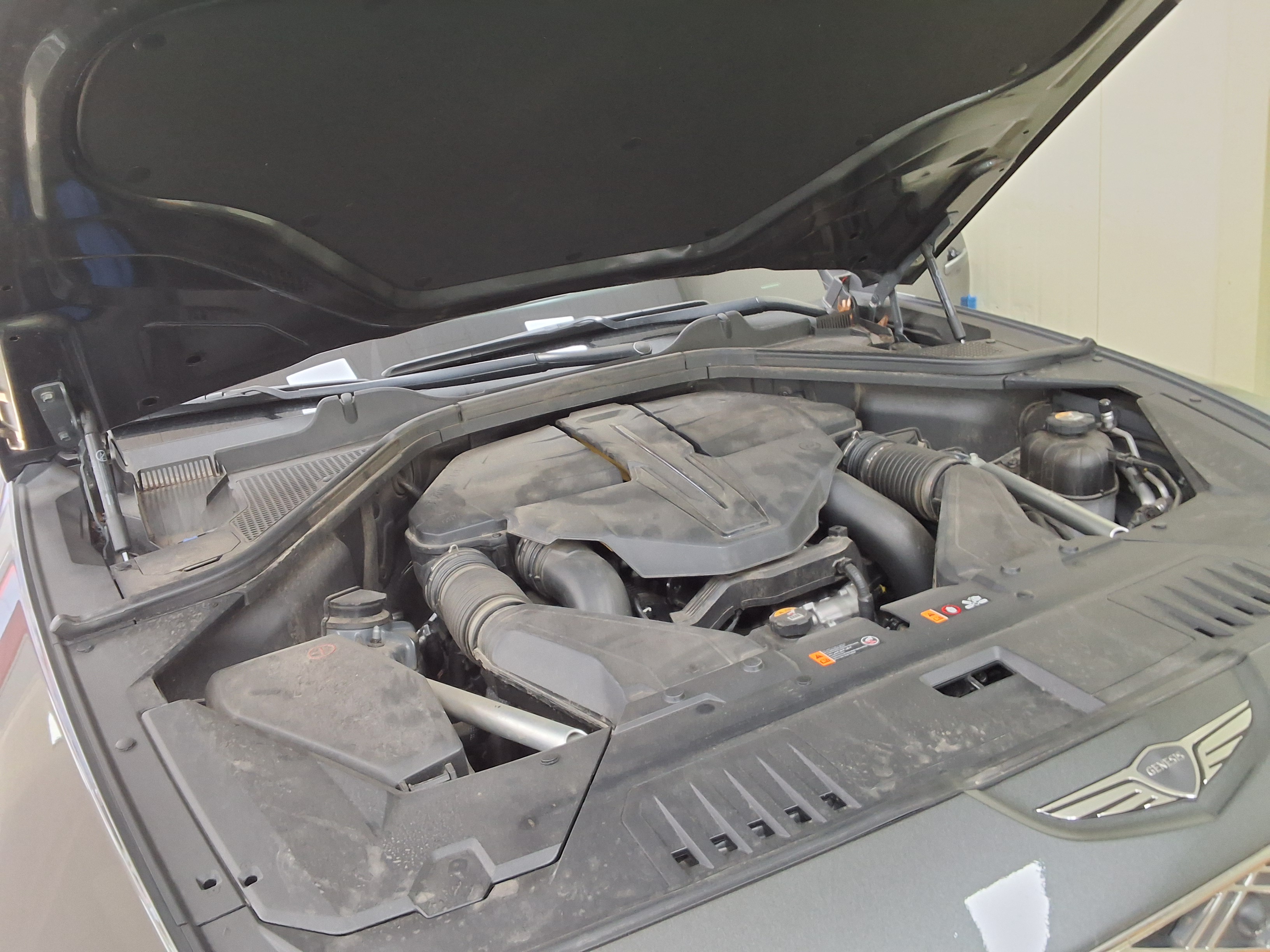 Hyundai Genesis 2024 - Image 16