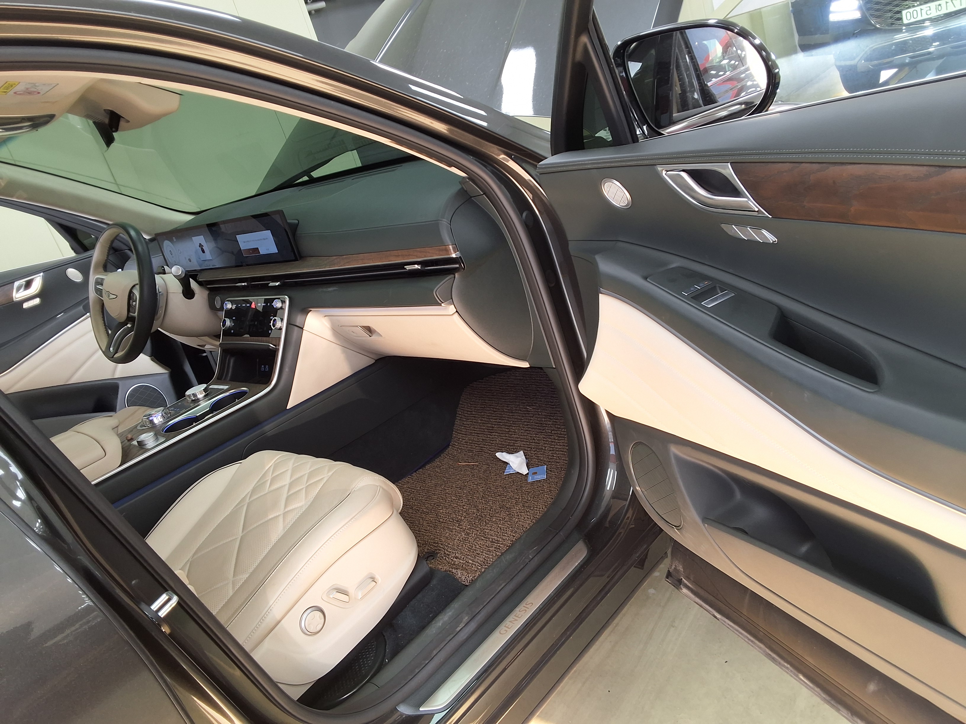 Hyundai Genesis 2024 - Image 13