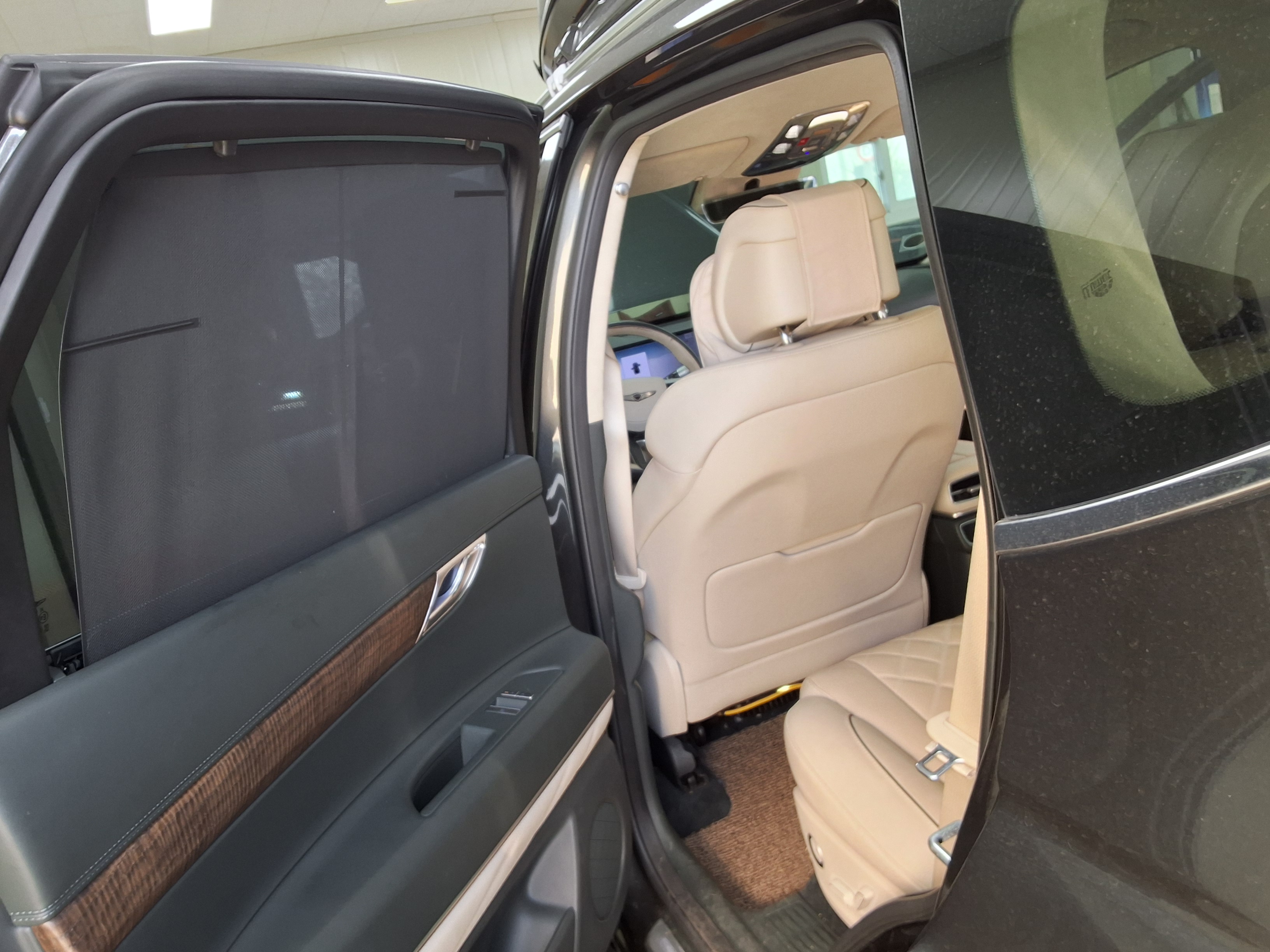 Hyundai Genesis 2024 - Image 11