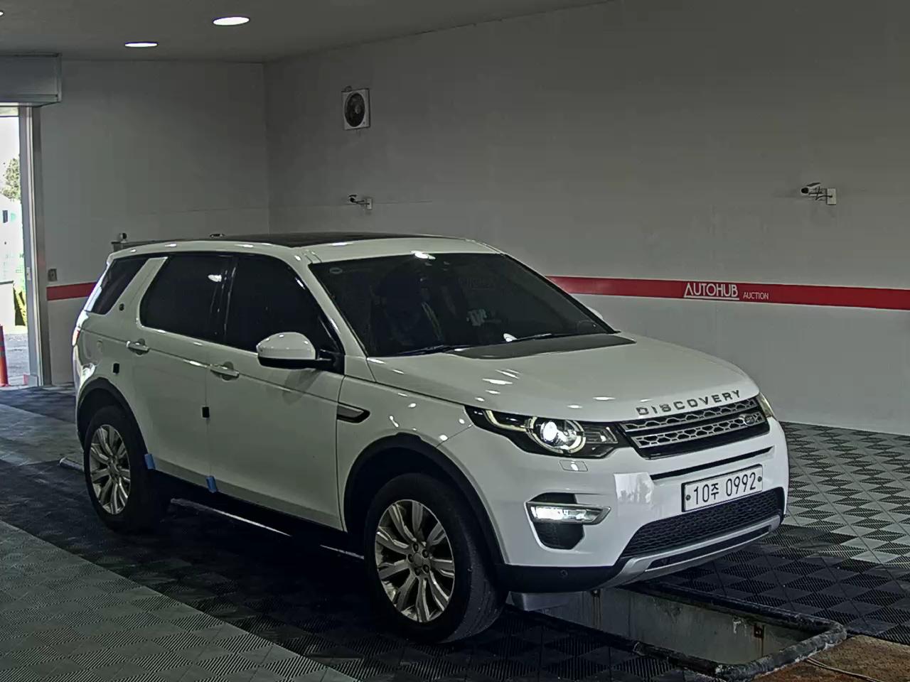 Land Rover Discovery 2016 - Image 2