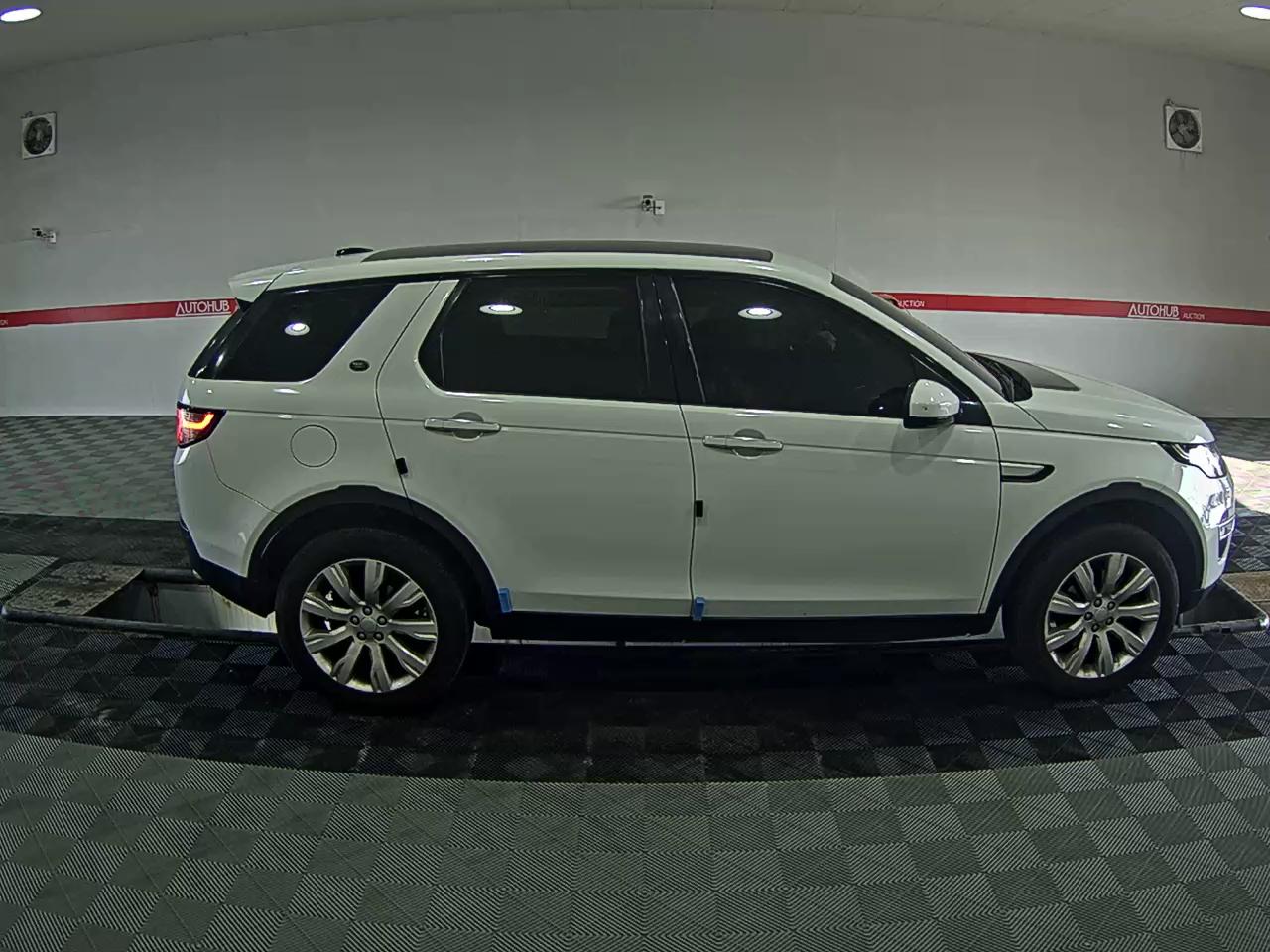 Land Rover Discovery 2016 - Image 3