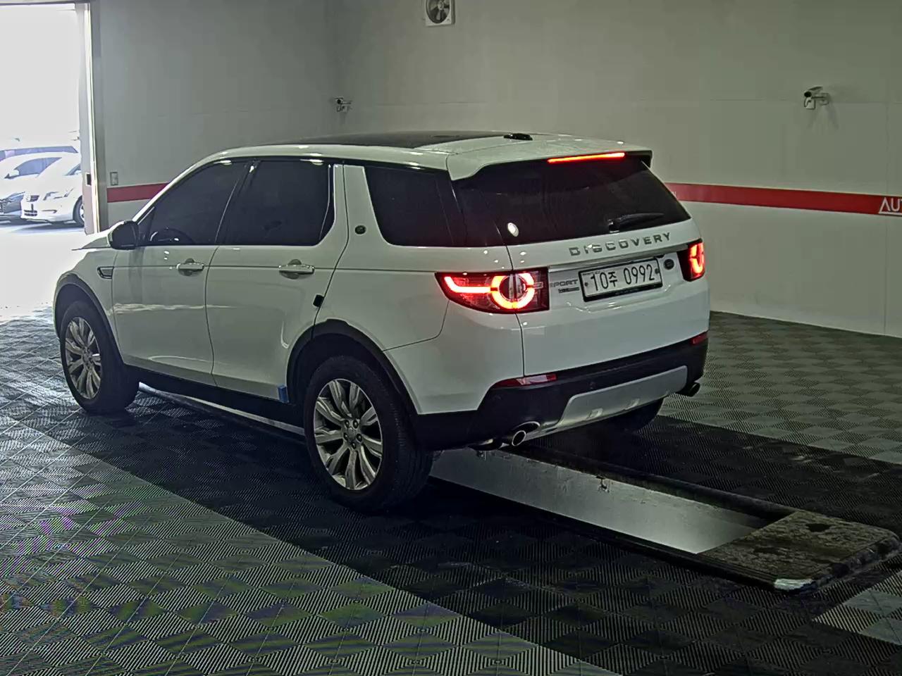 Land Rover Discovery 2016 - Image 5