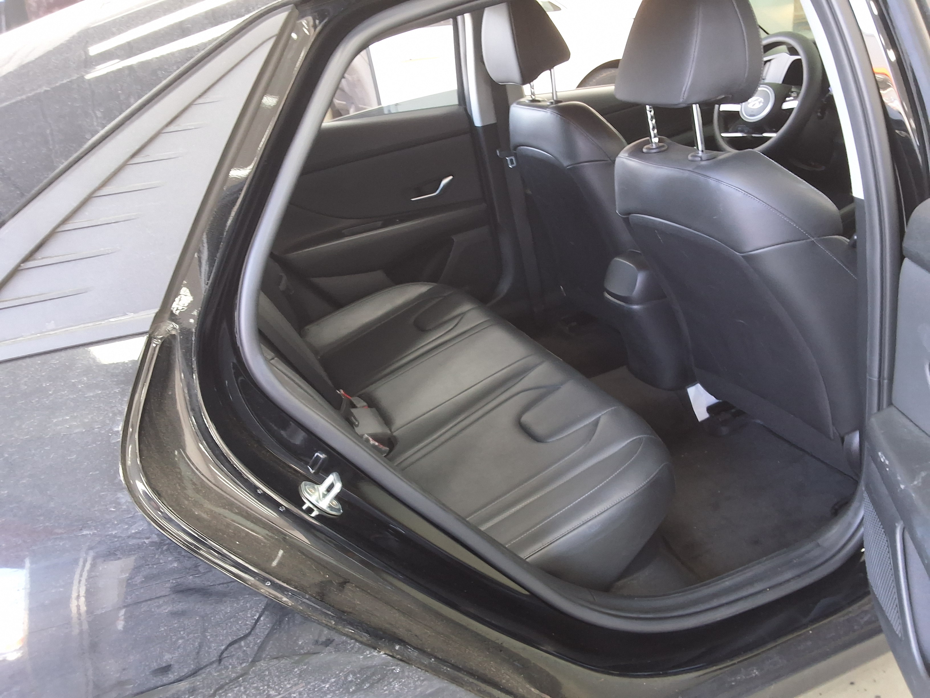 Hyundai Elantra 2023 - Image 12