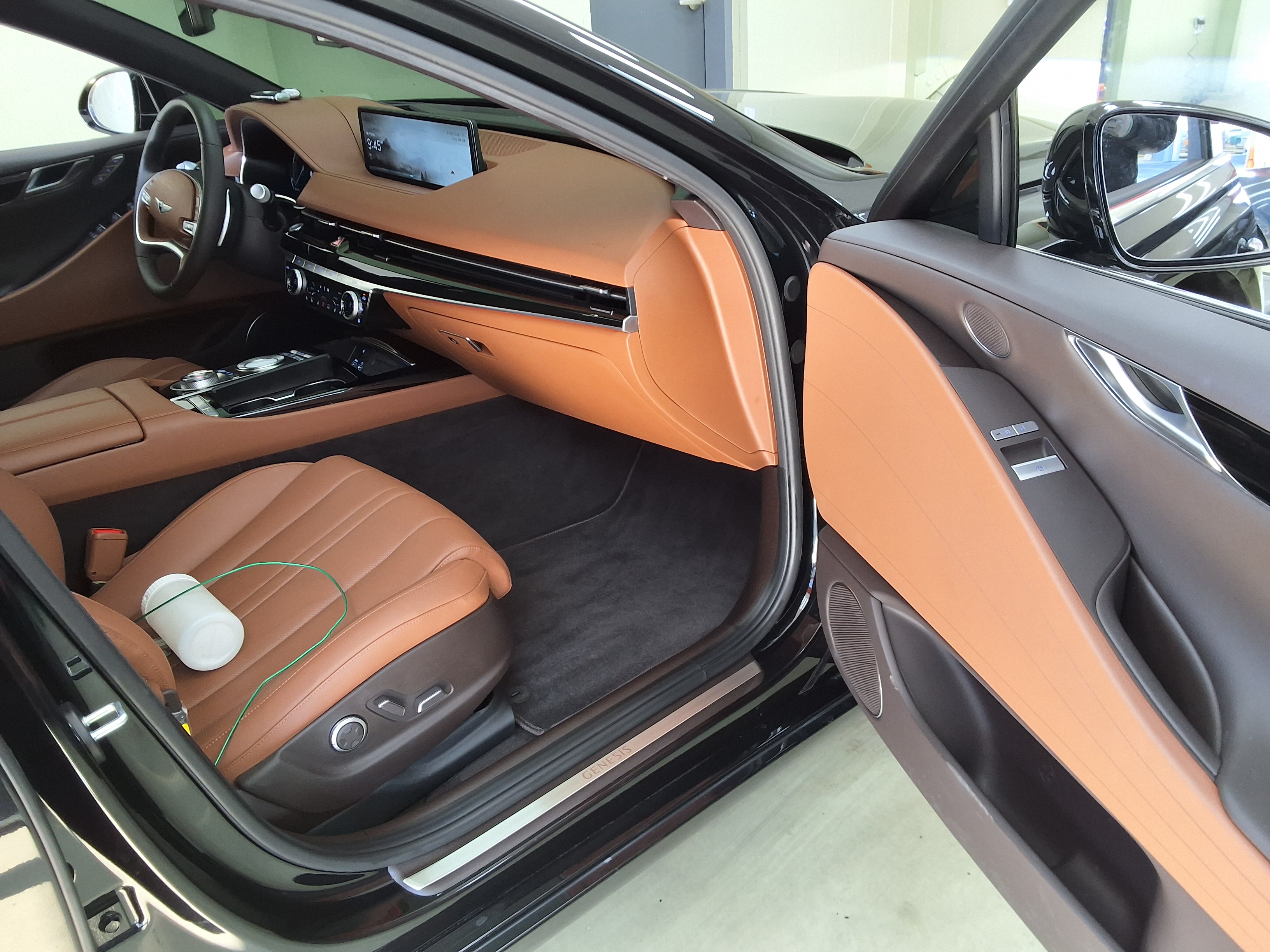 Hyundai Genesis 2022 - Image 13