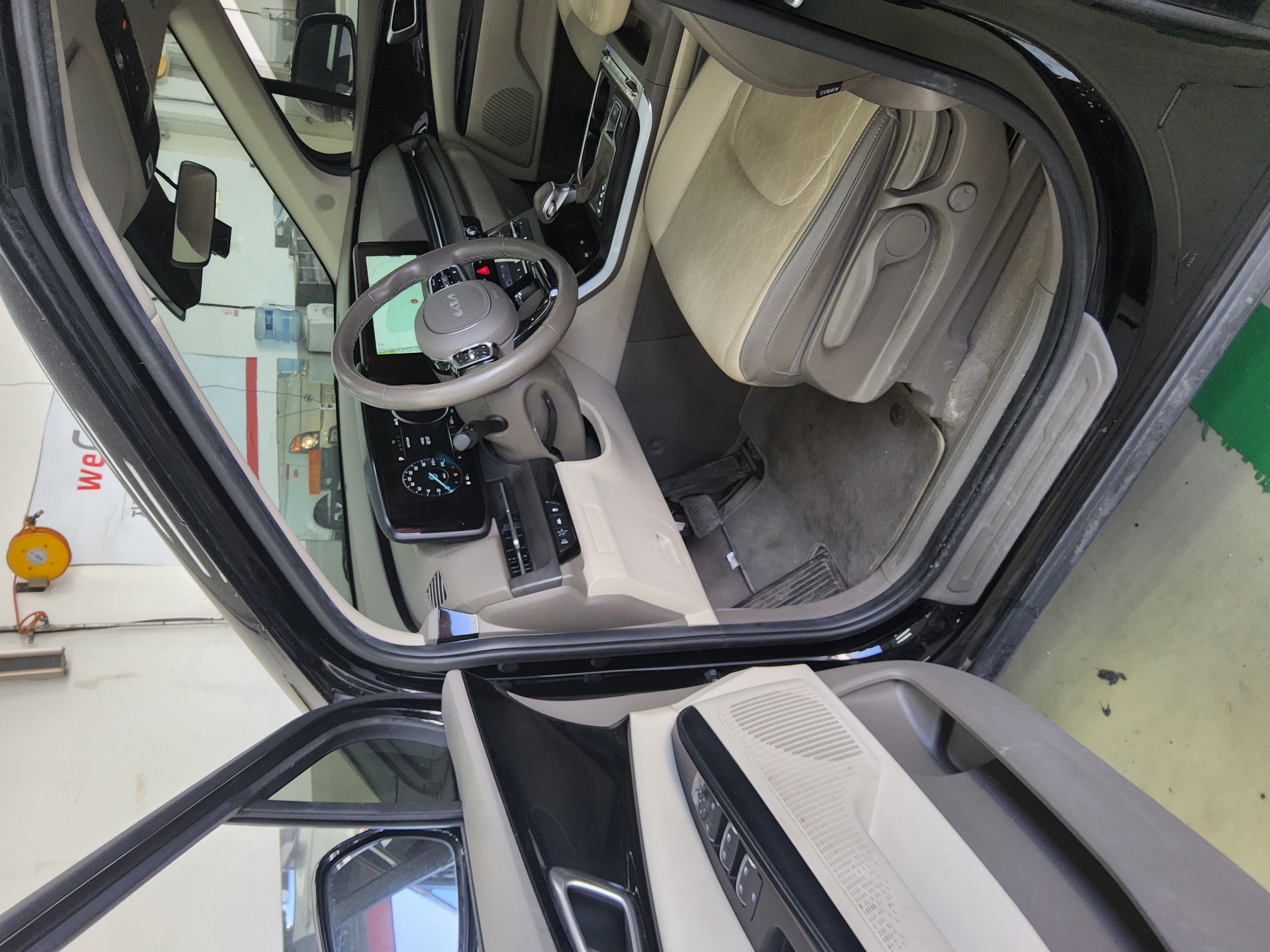 Kia Carnival 2022 - Image 9
