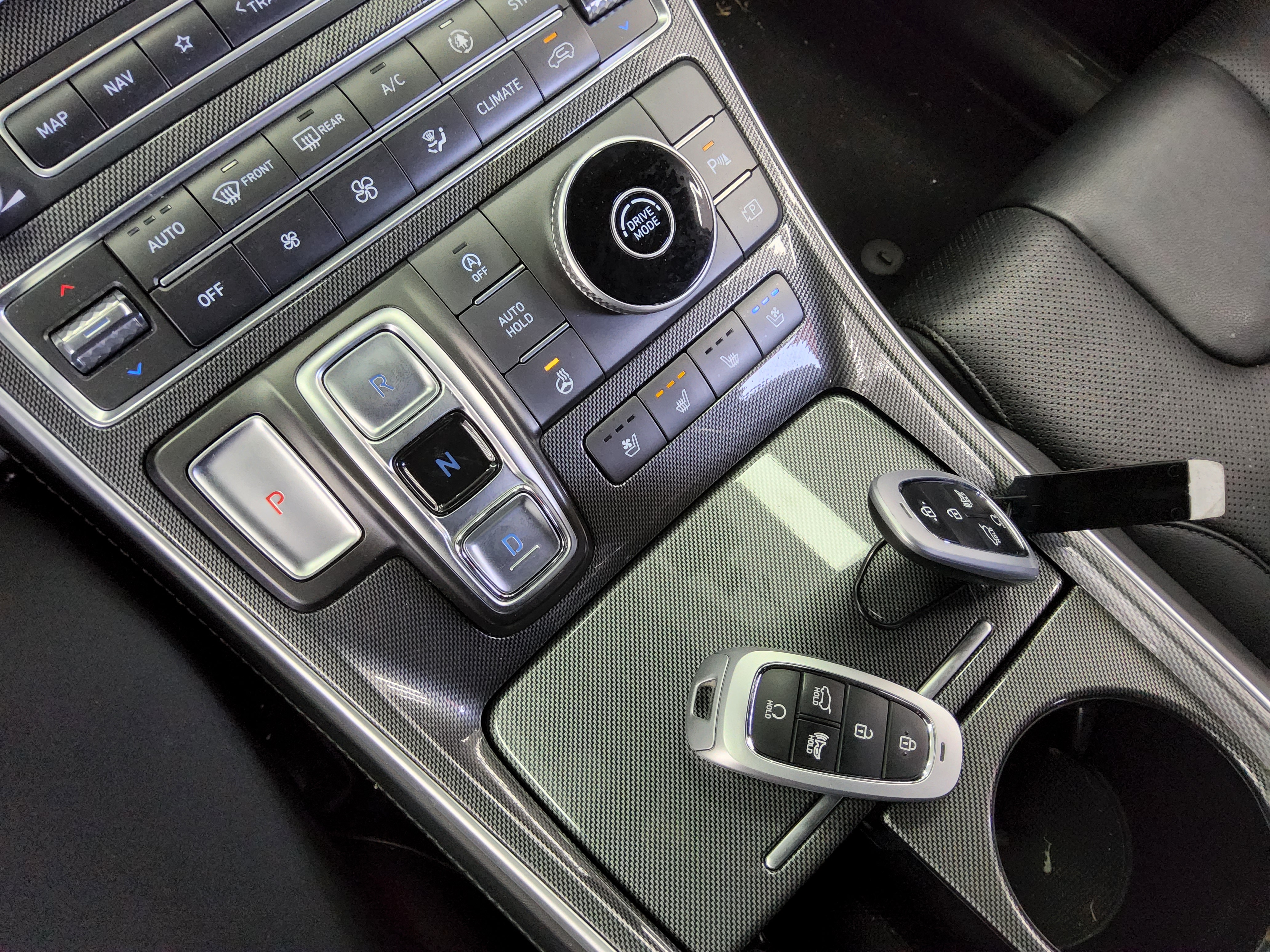 هيونداي سانتافي 2021 - صورة 18