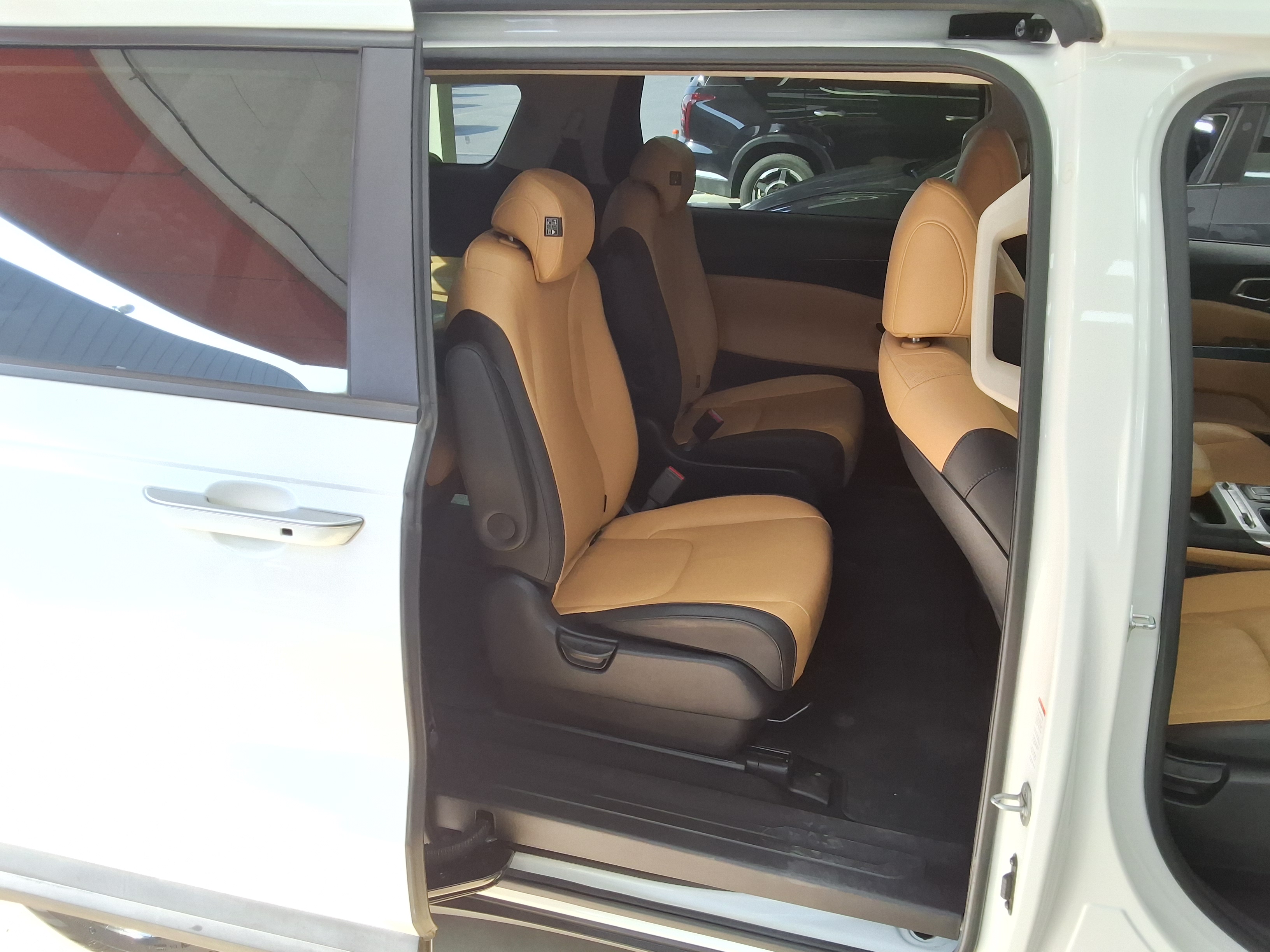 Kia Carnival 2021 - Image 12