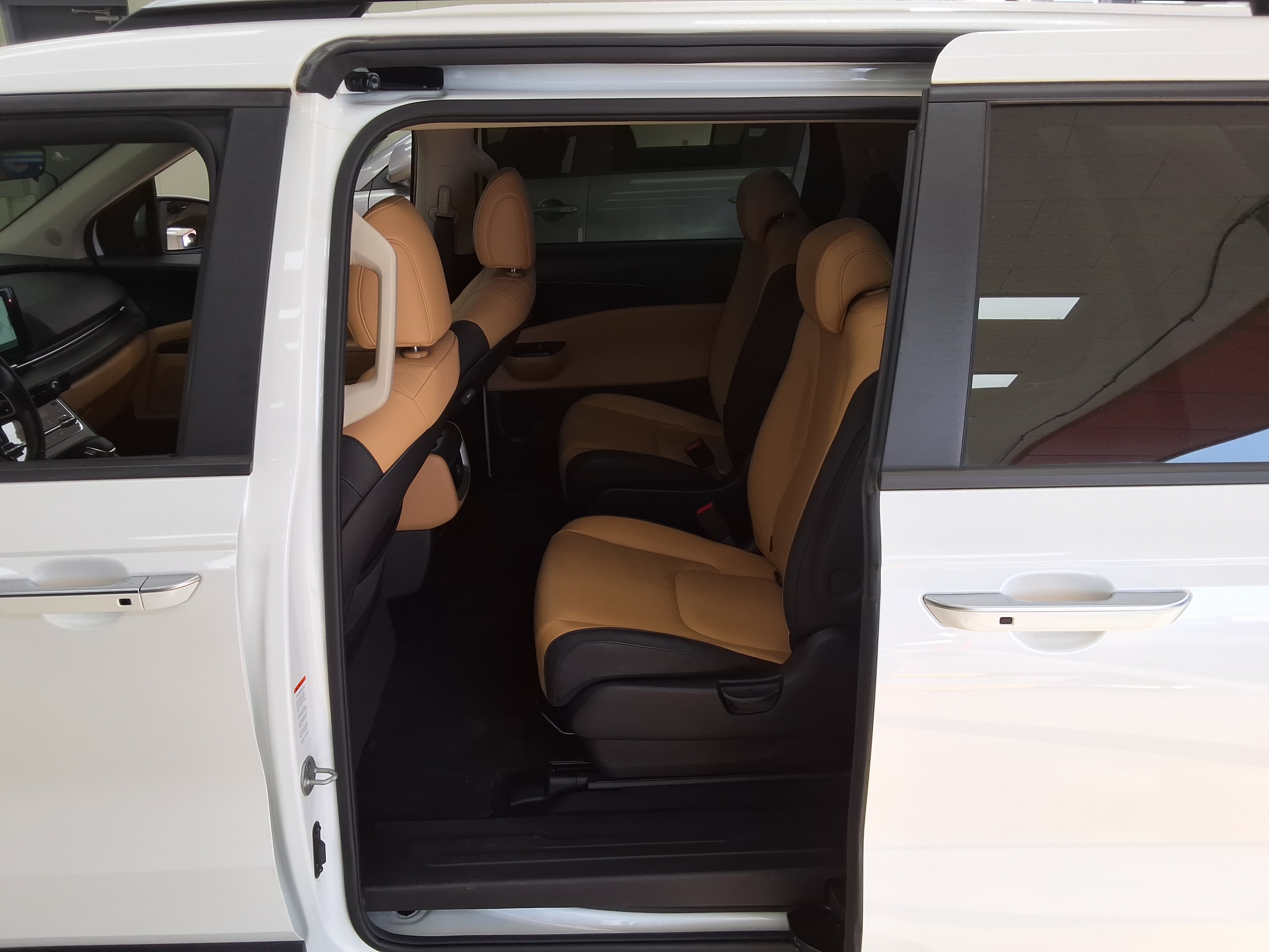 Kia Carnival 2021 - Image 11