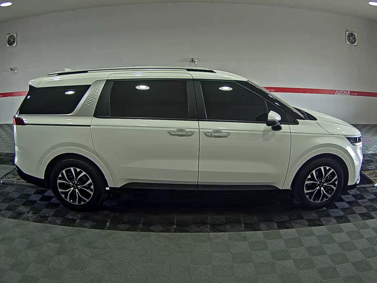 Kia Carnival 2021 - Image 3