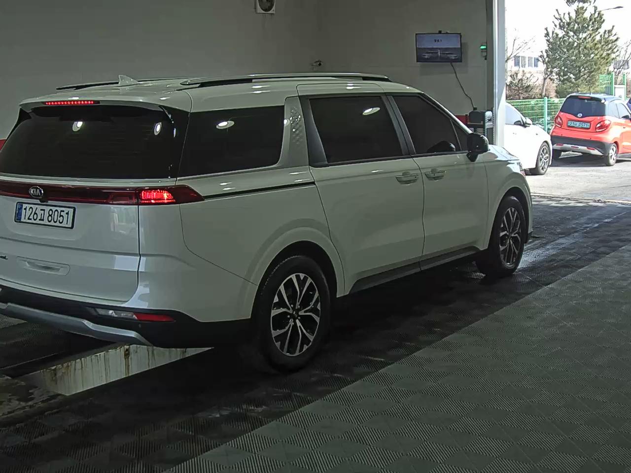 Kia Carnival 2021 - Image 4