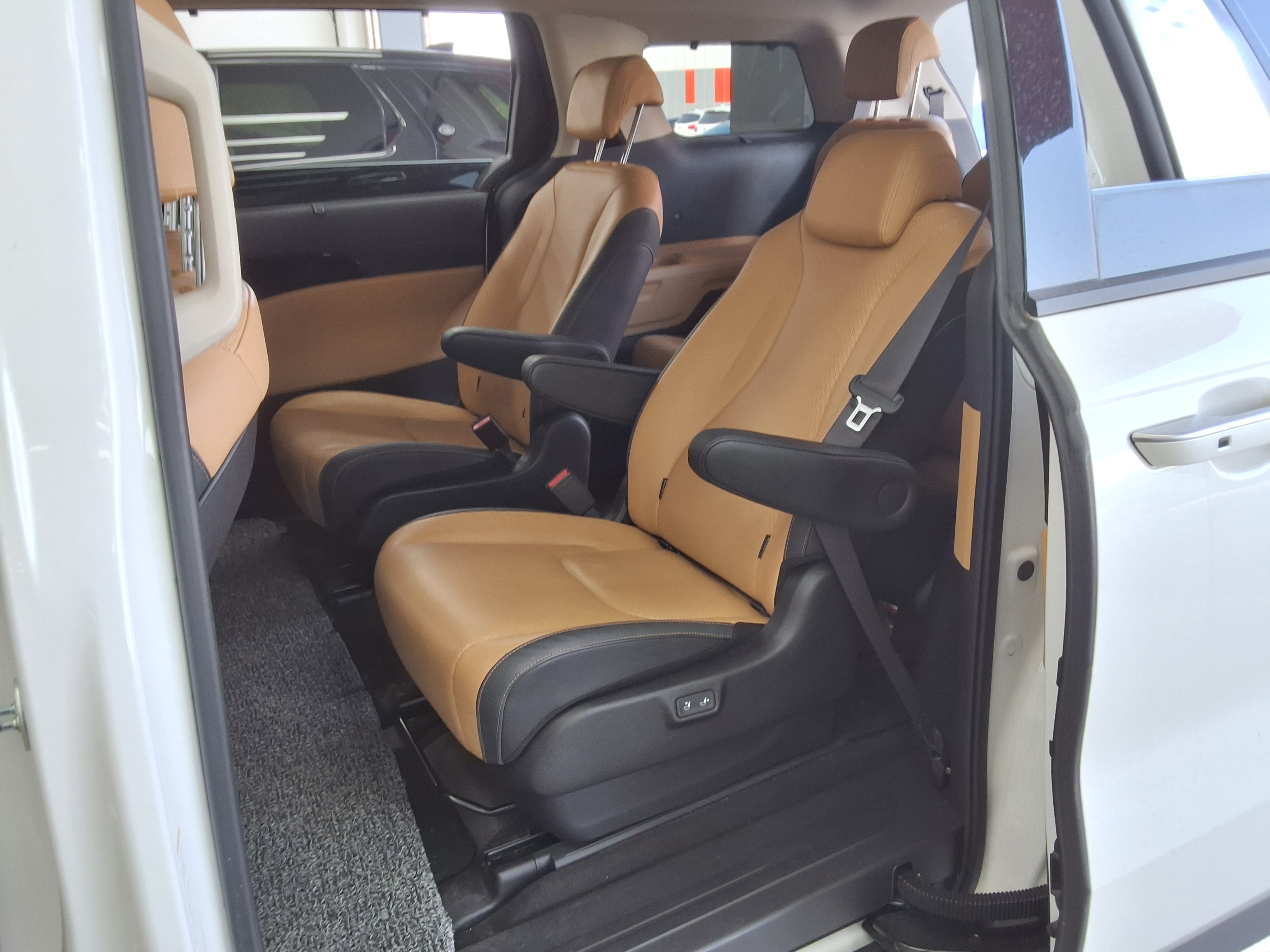 Kia Carnival 2022 - Image 11
