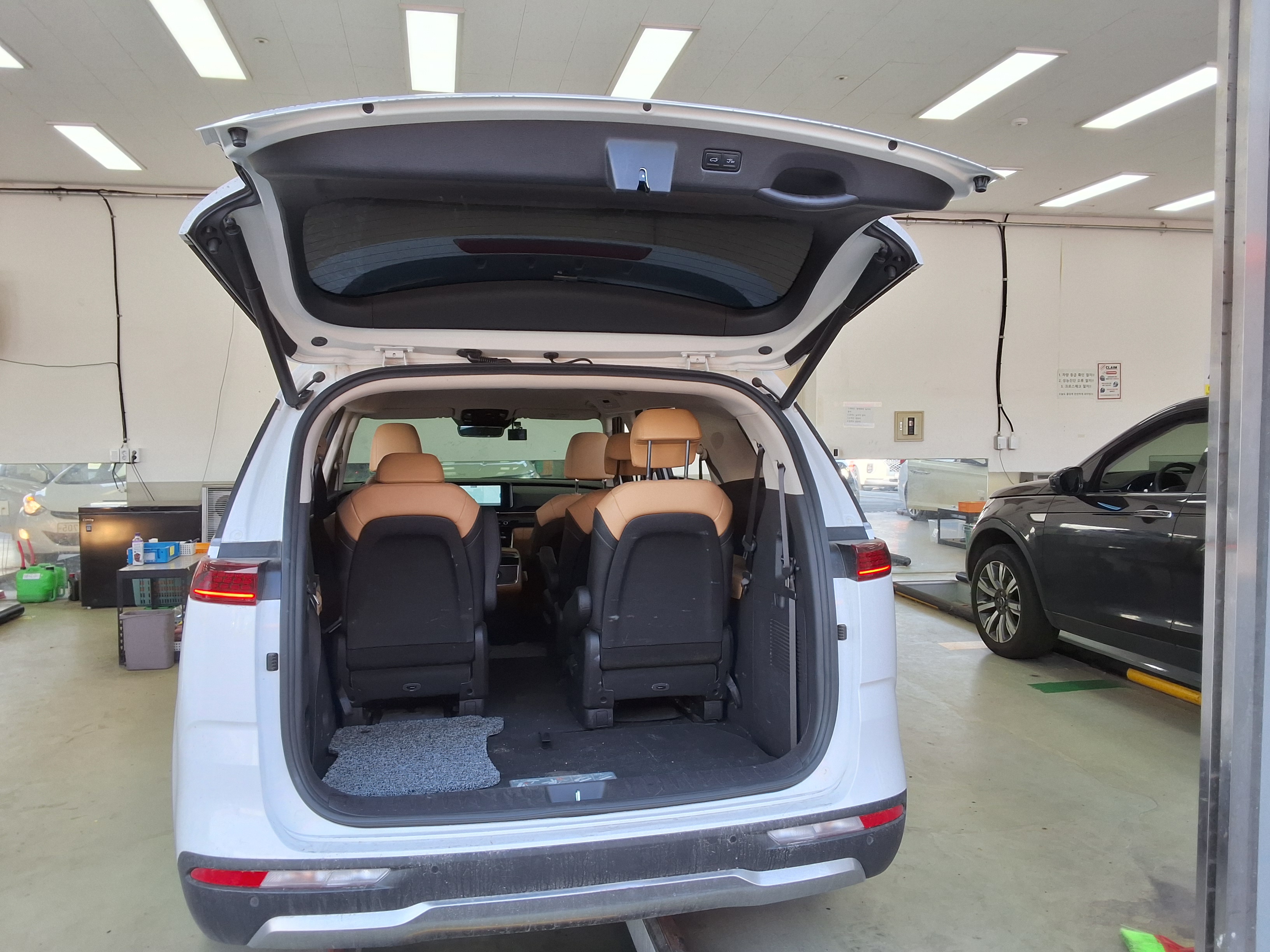 Kia Carnival 2022 - Image 14