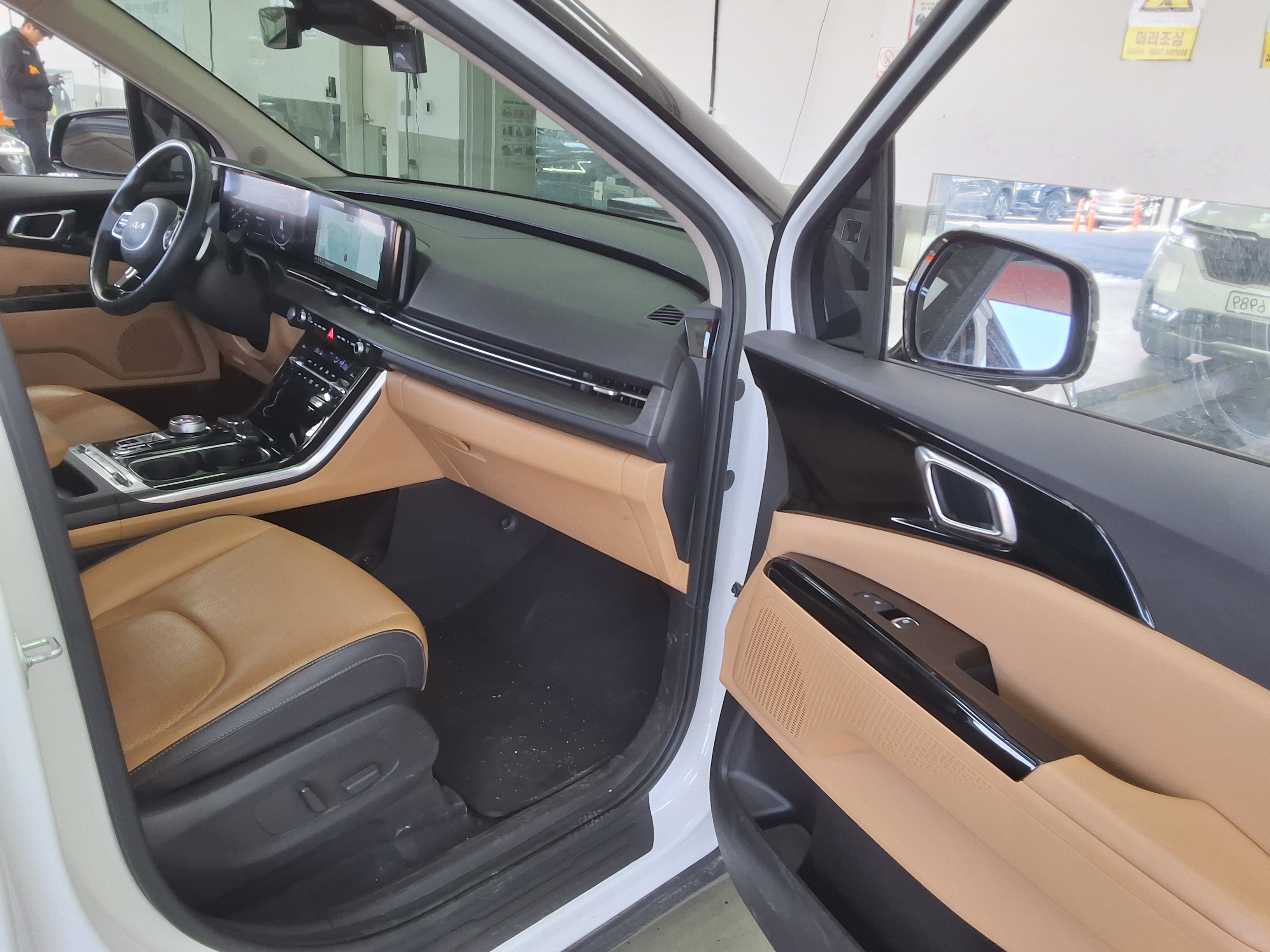 Kia Carnival 2022 - Image 13