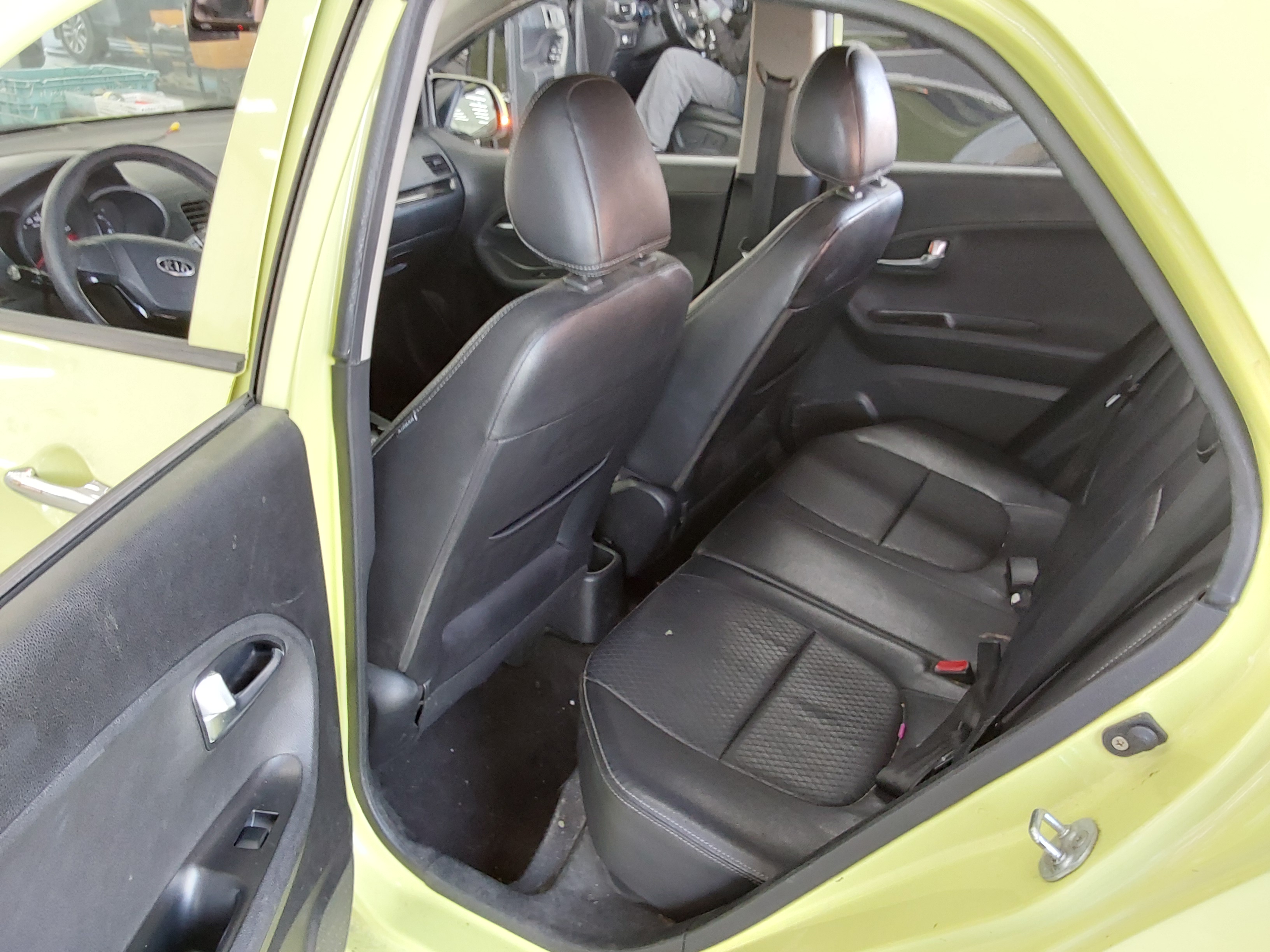 Kia Morning 2012 - Image 11