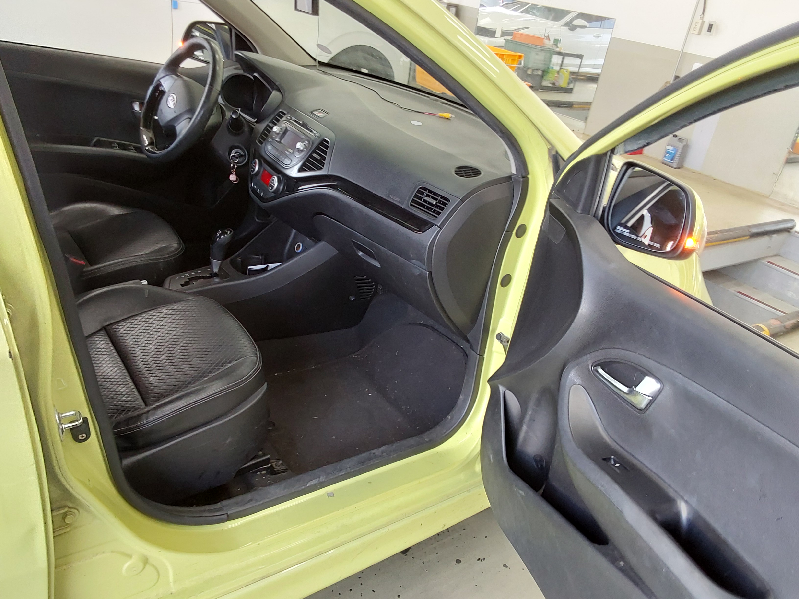 Kia Morning 2012 - Image 13
