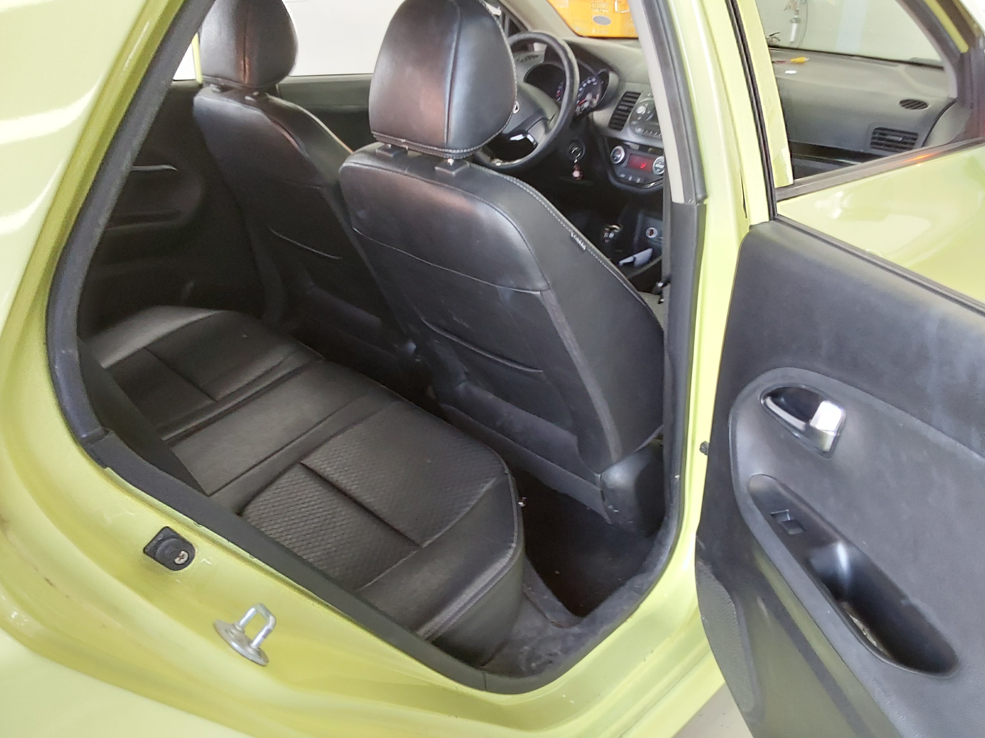 Kia Morning 2012 - Image 12