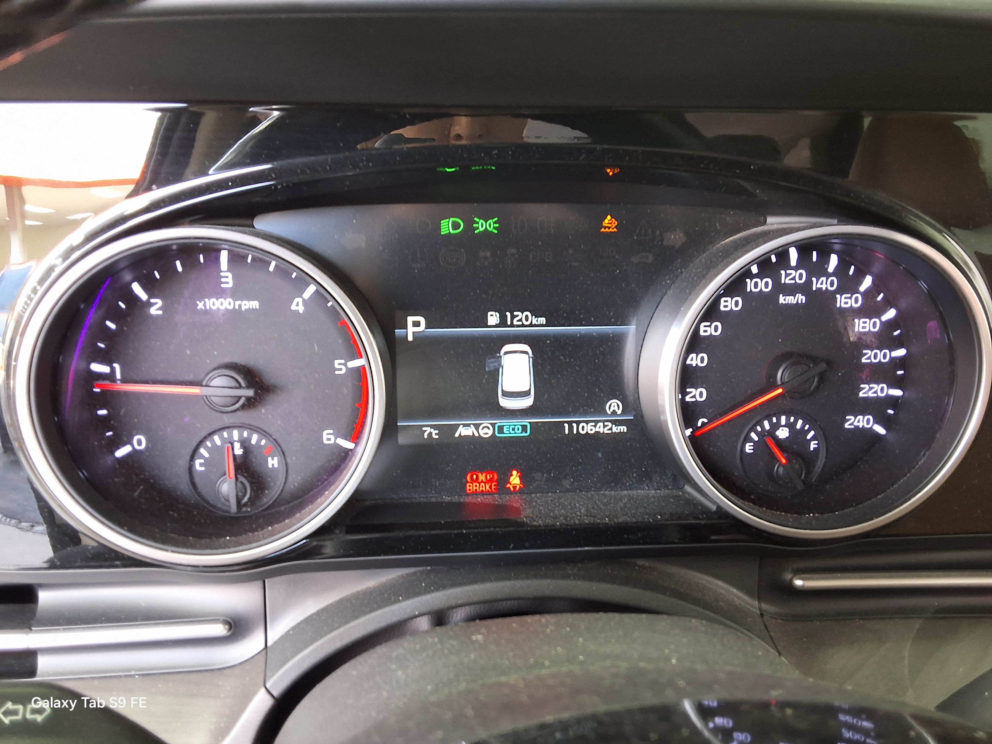 Kia Carnival - 8