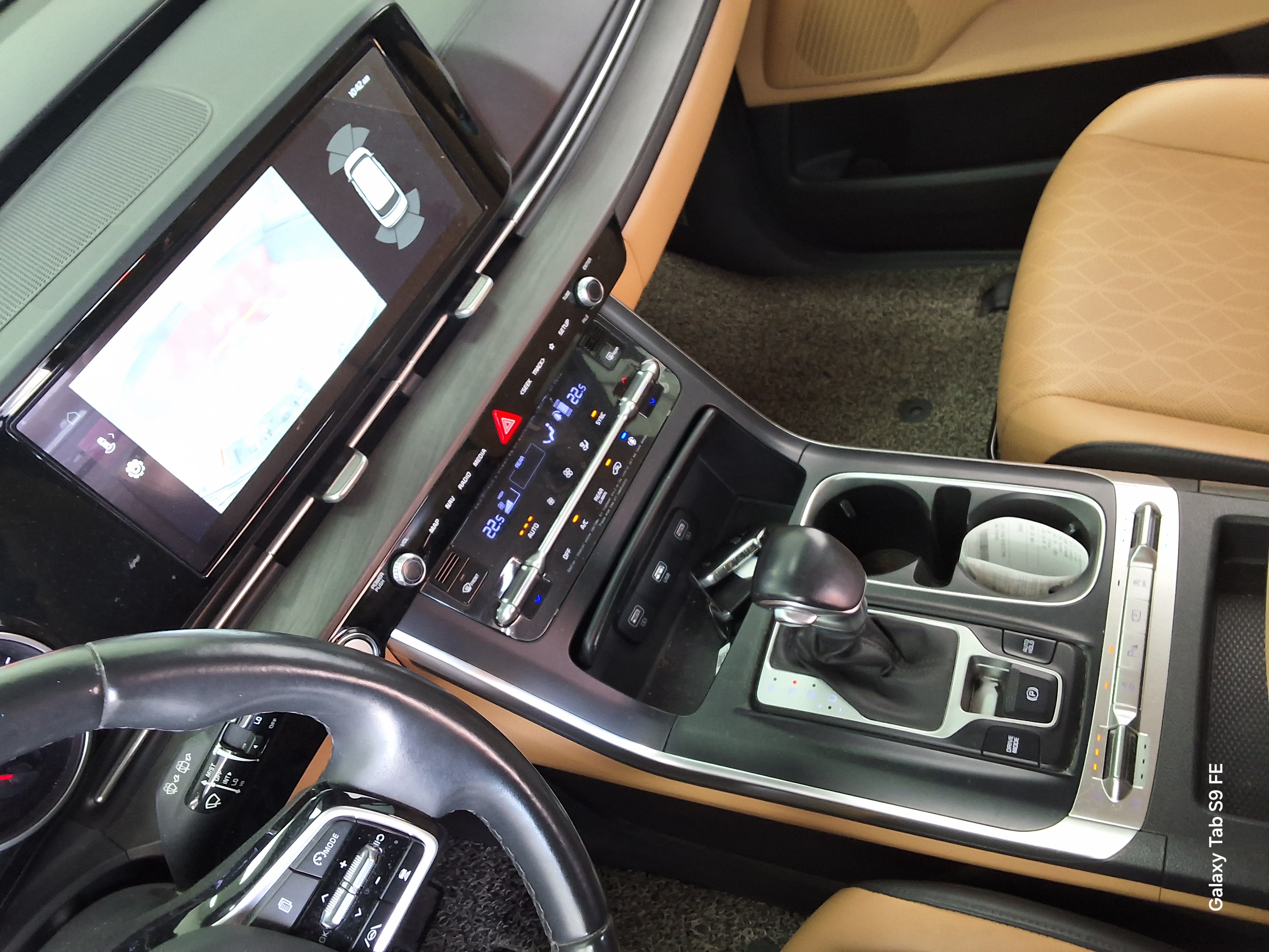Kia Carnival - 17