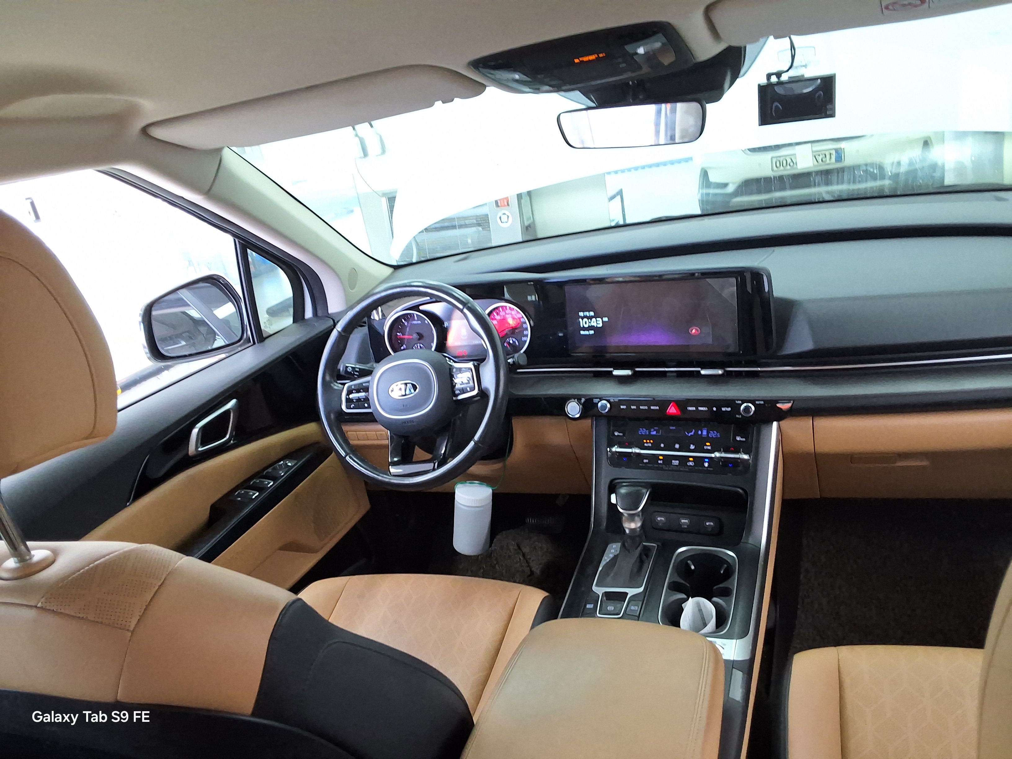 Kia Carnival - 10