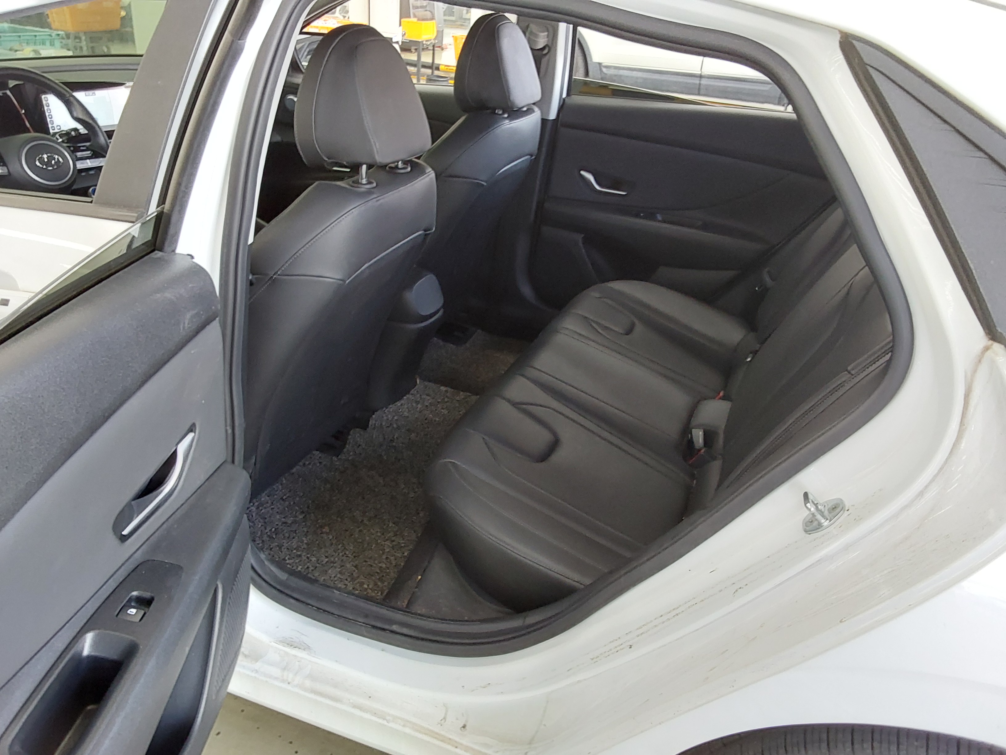 Hyundai Elantra 2022 - Image 11