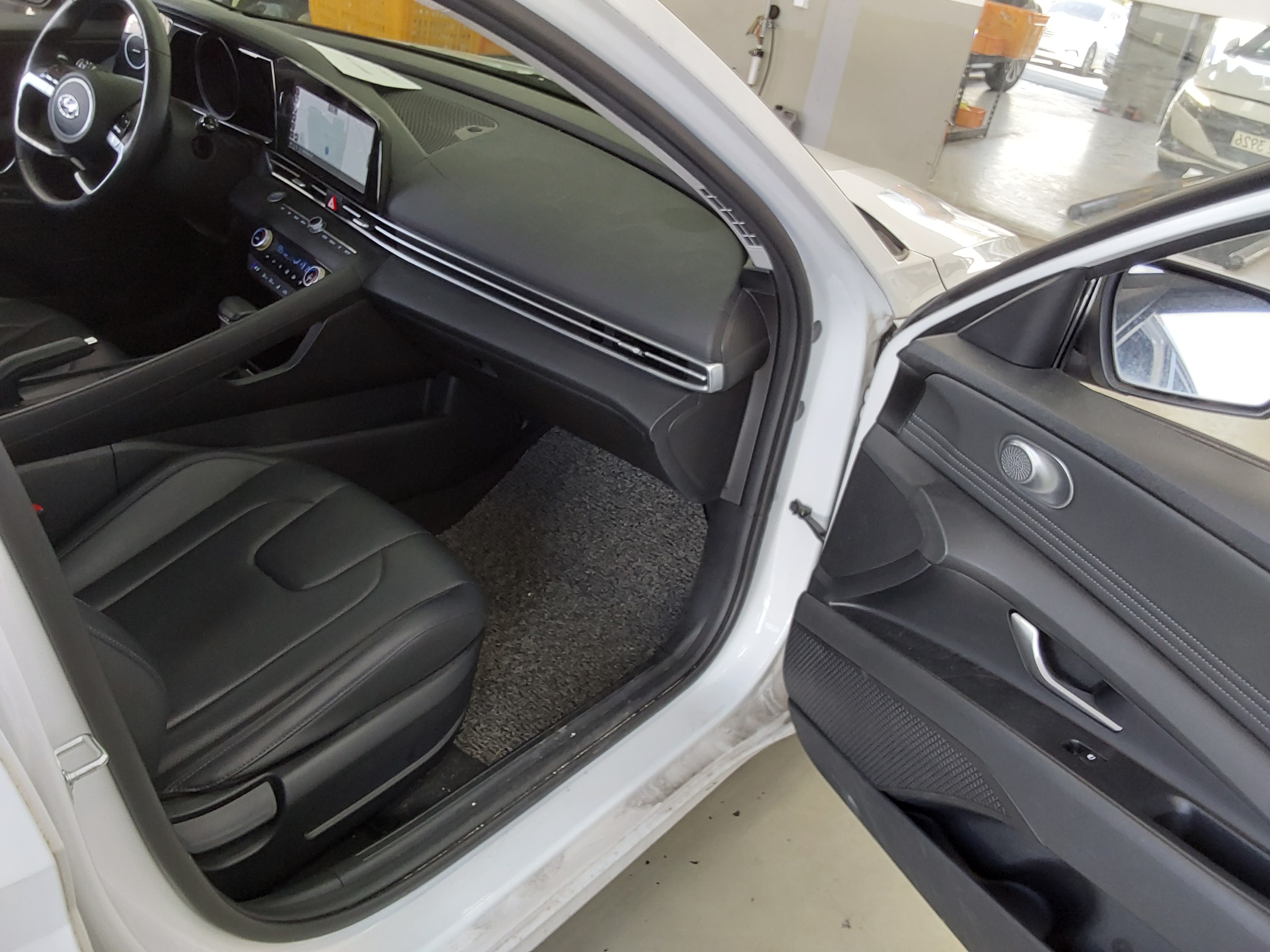 Hyundai Elantra 2022 - Image 13
