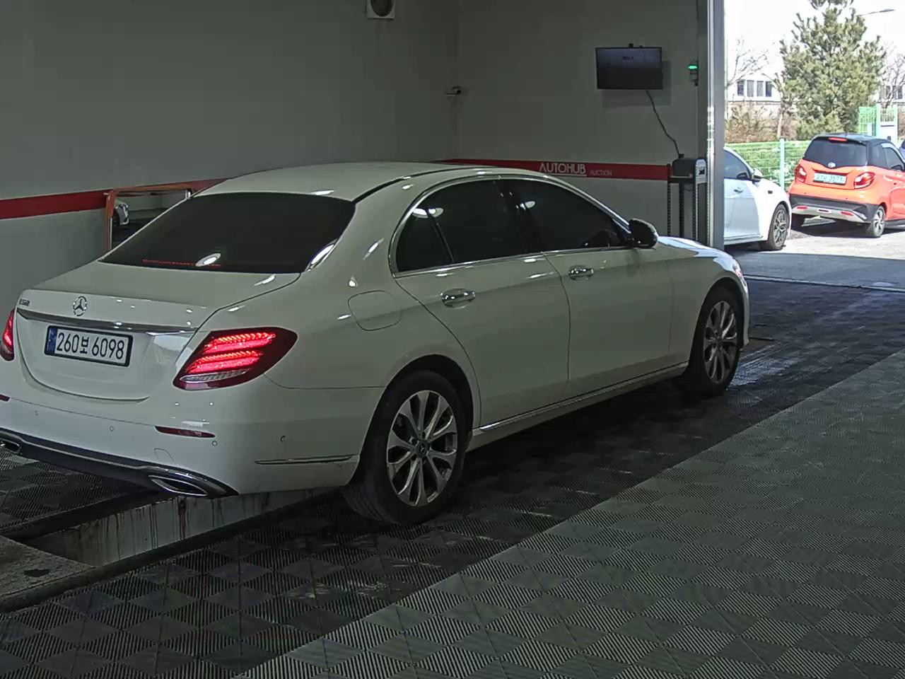 Mercedes-Benz E-Class 2018 - Image 4