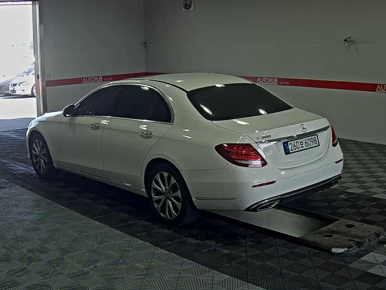 Mercedes-Benz E-Class 2018 - Image 5