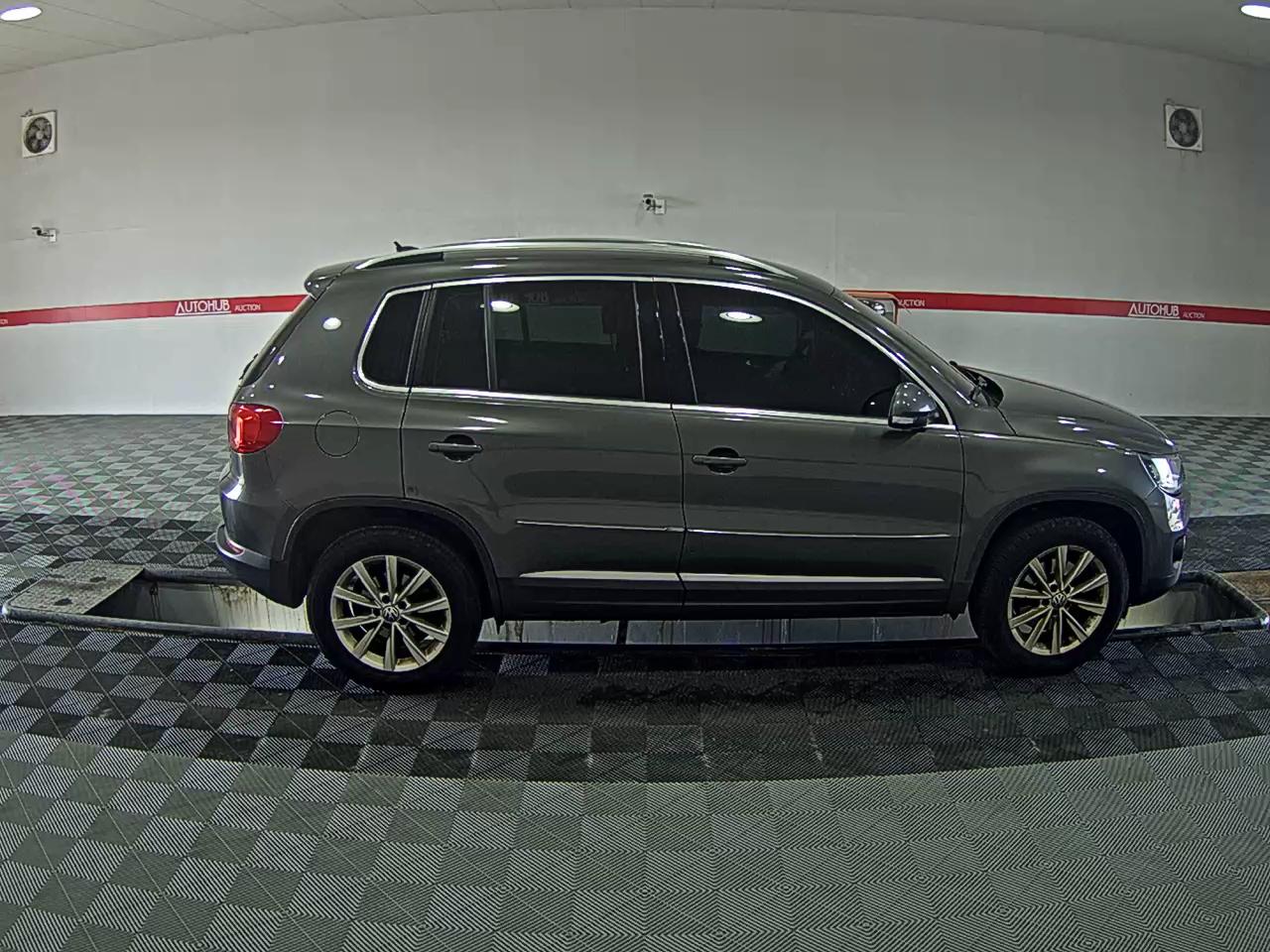 Volkswagen Tiguan 2015 - Image 3
