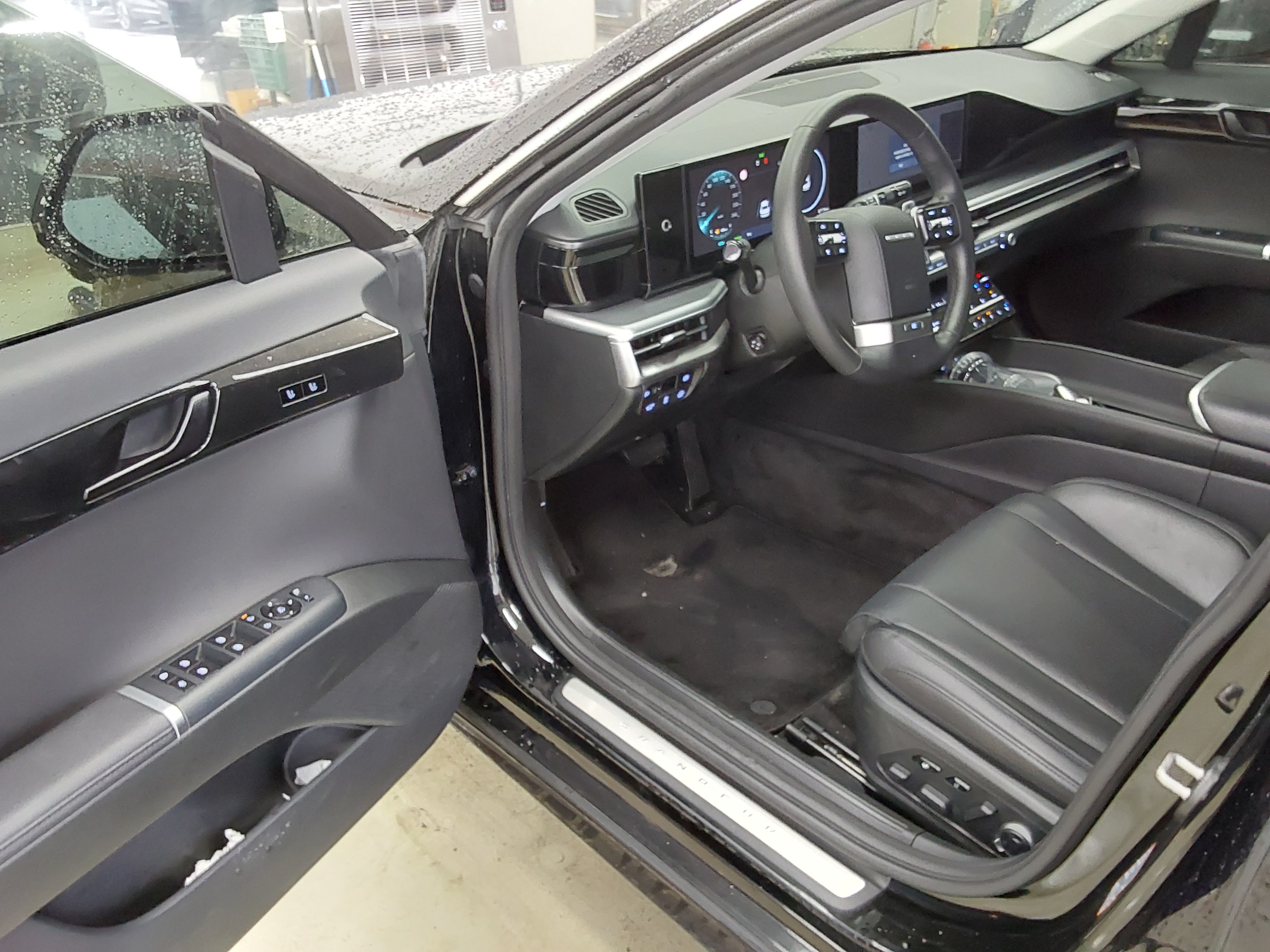 Hyundai Grandeur 2023 - Image 9