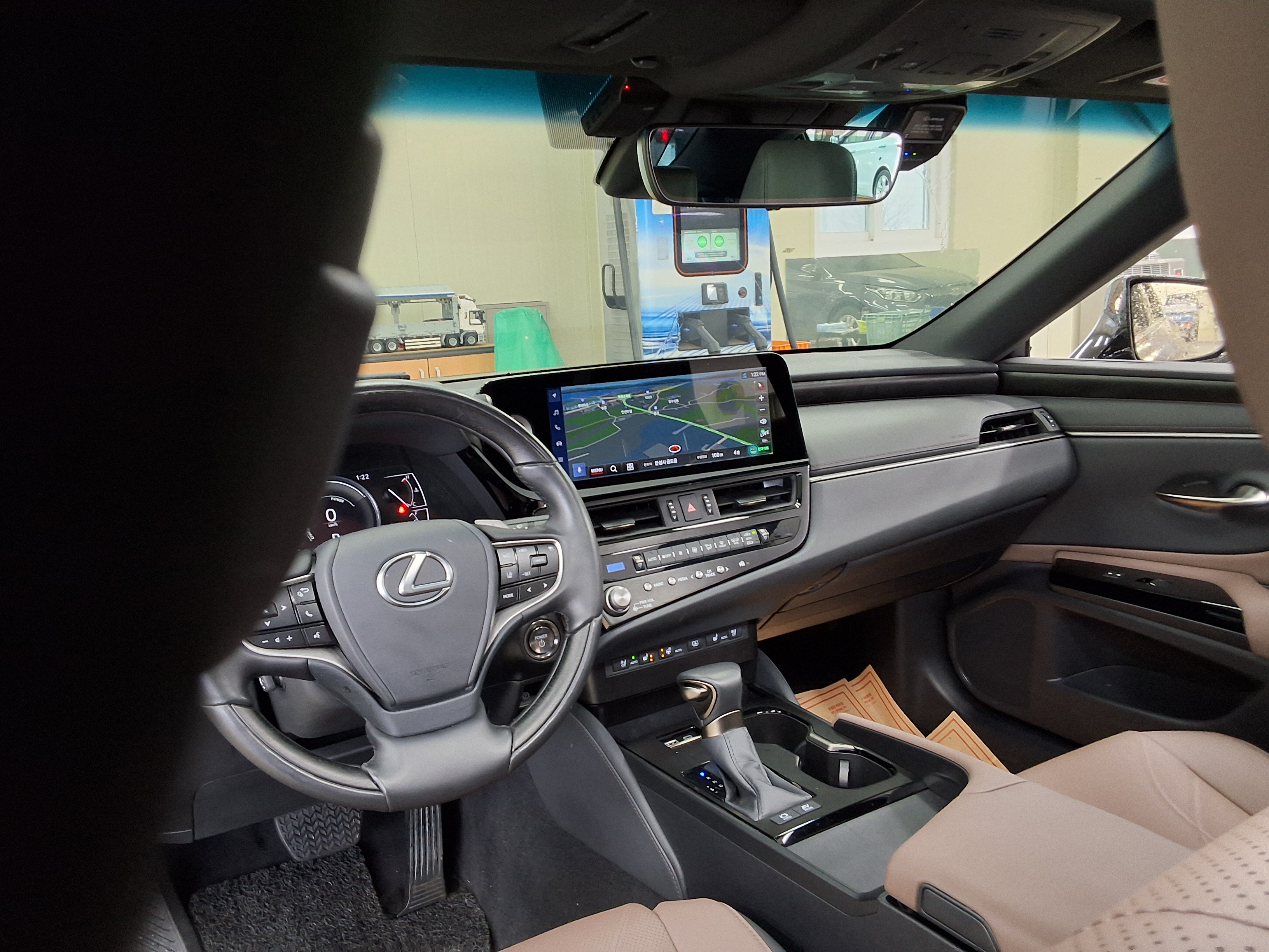 Lexus ES - 10