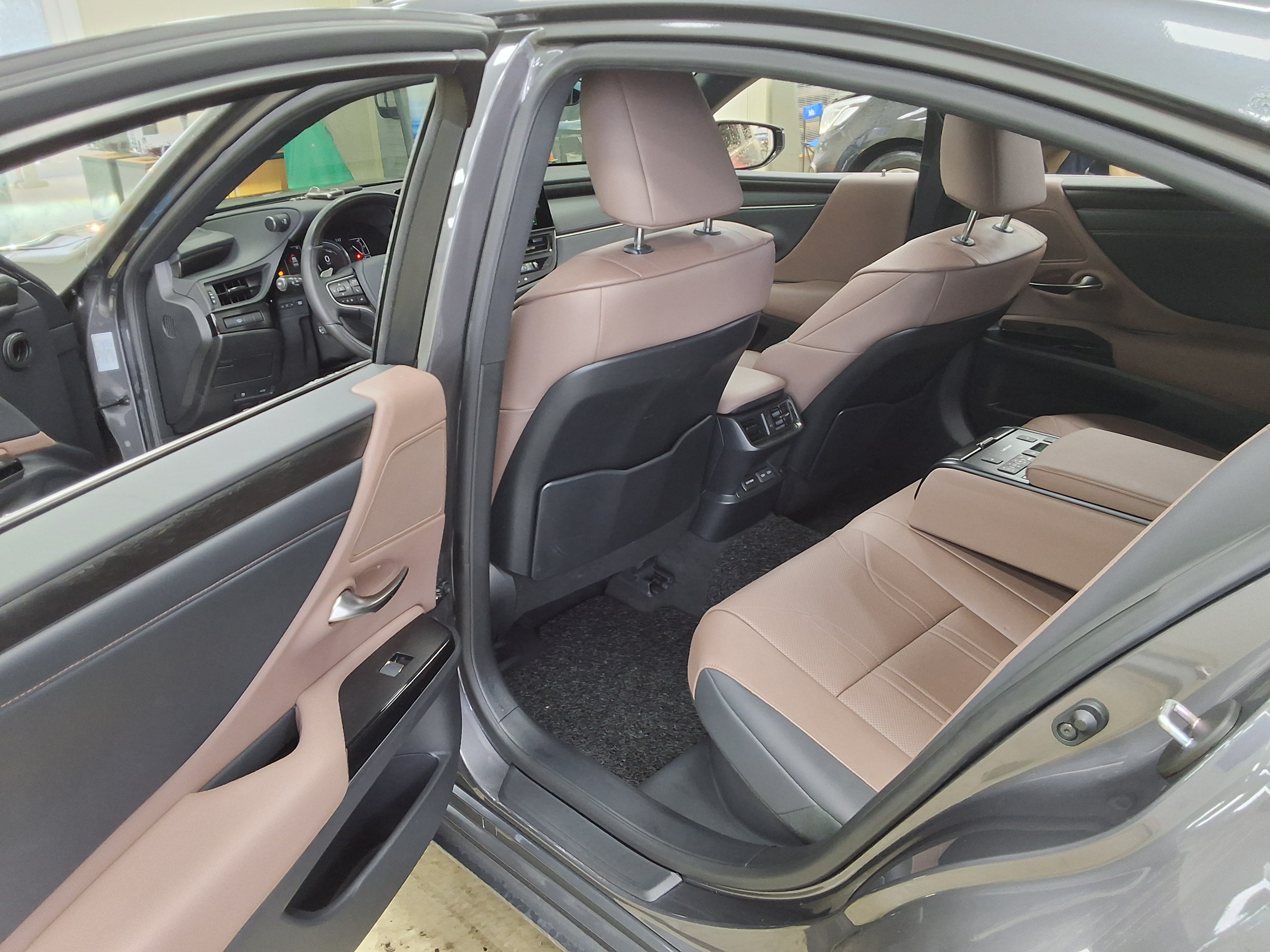 Lexus ES - 11