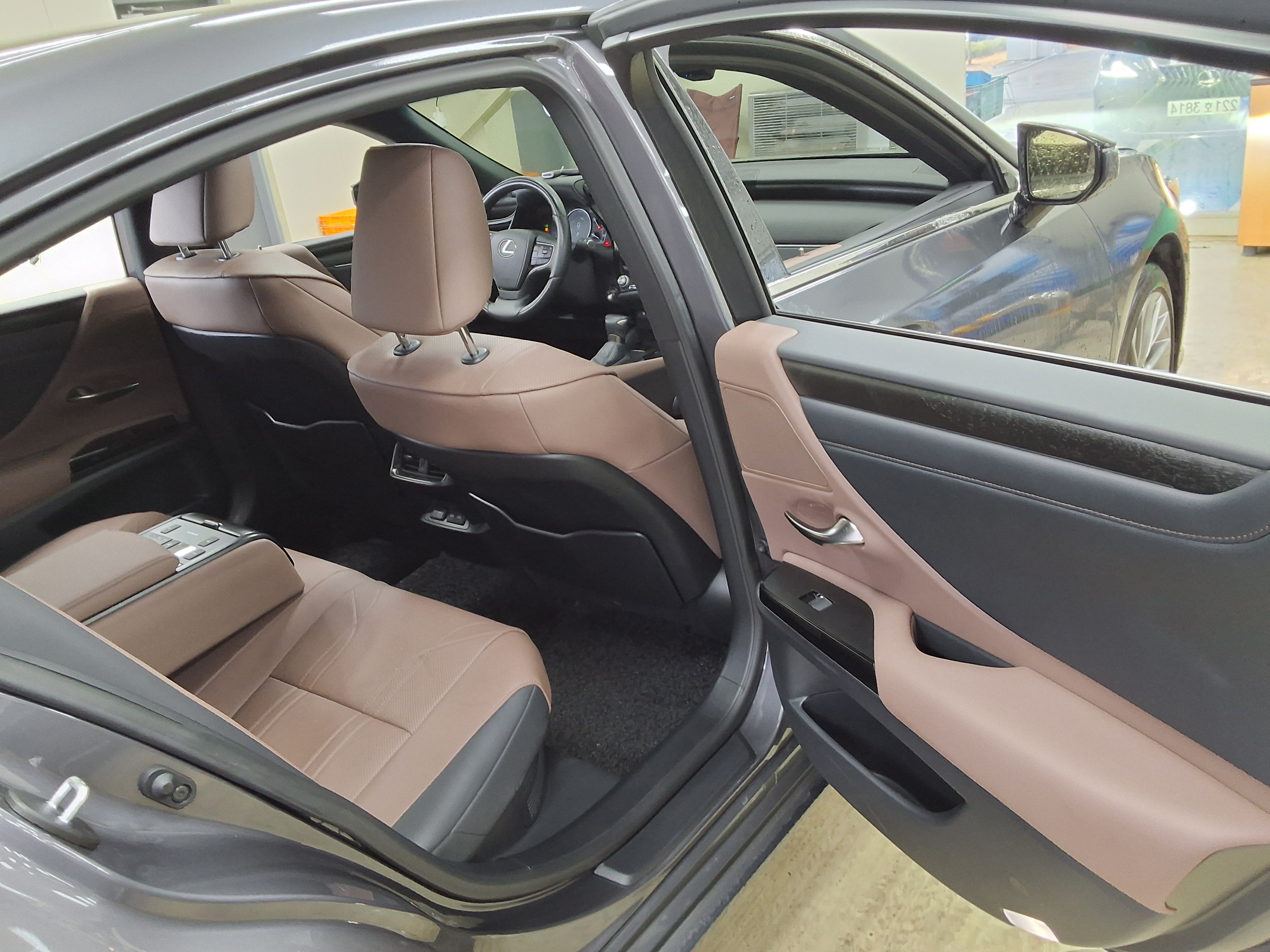 Lexus ES - 12