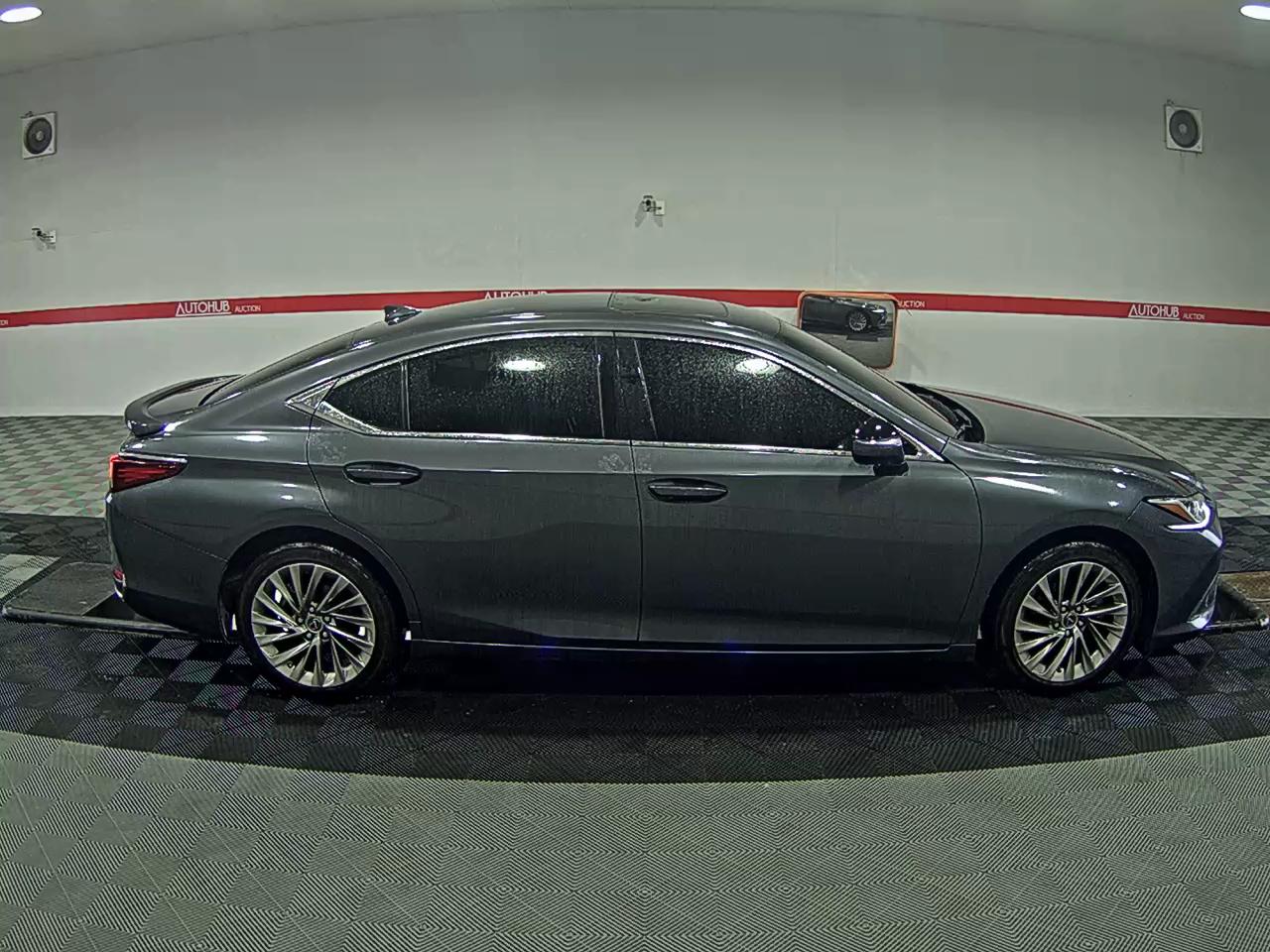 Lexus ES - 3