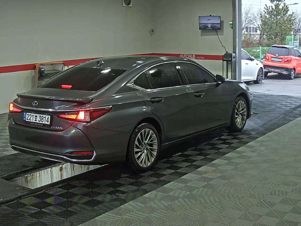 Lexus ES - 4