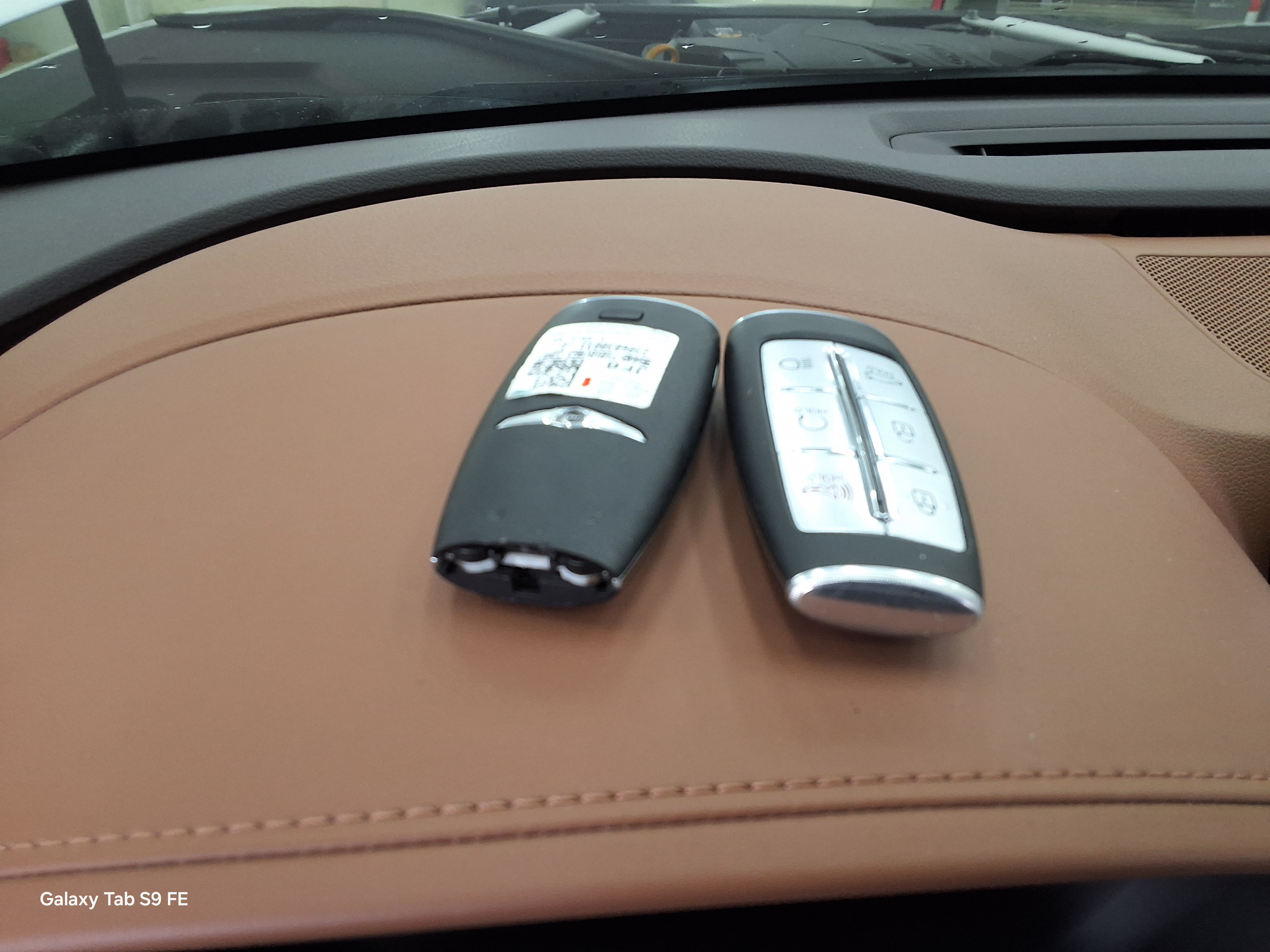Hyundai Genesis 2024 - Image 18