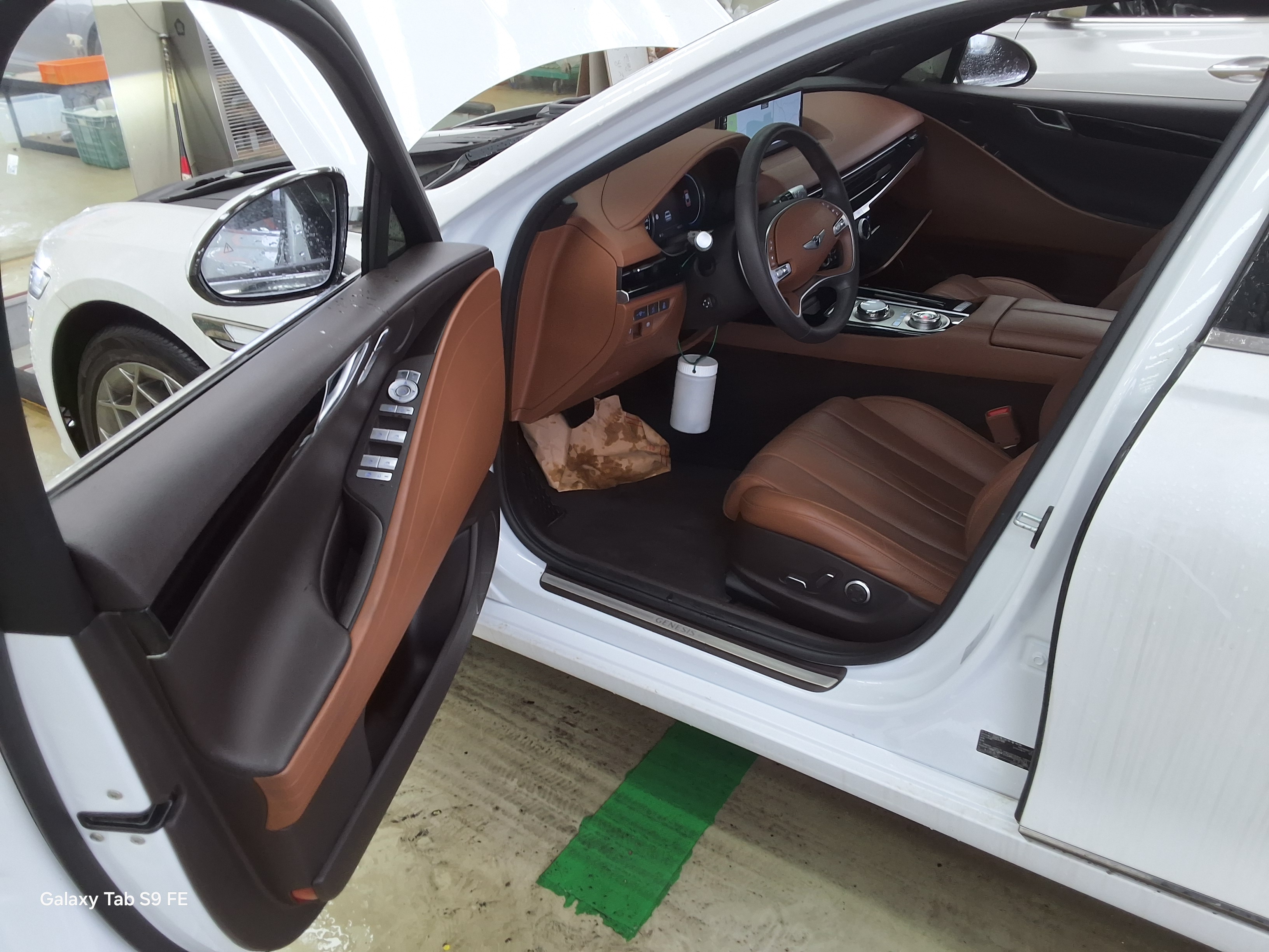 Hyundai Genesis 2024 - Image 9