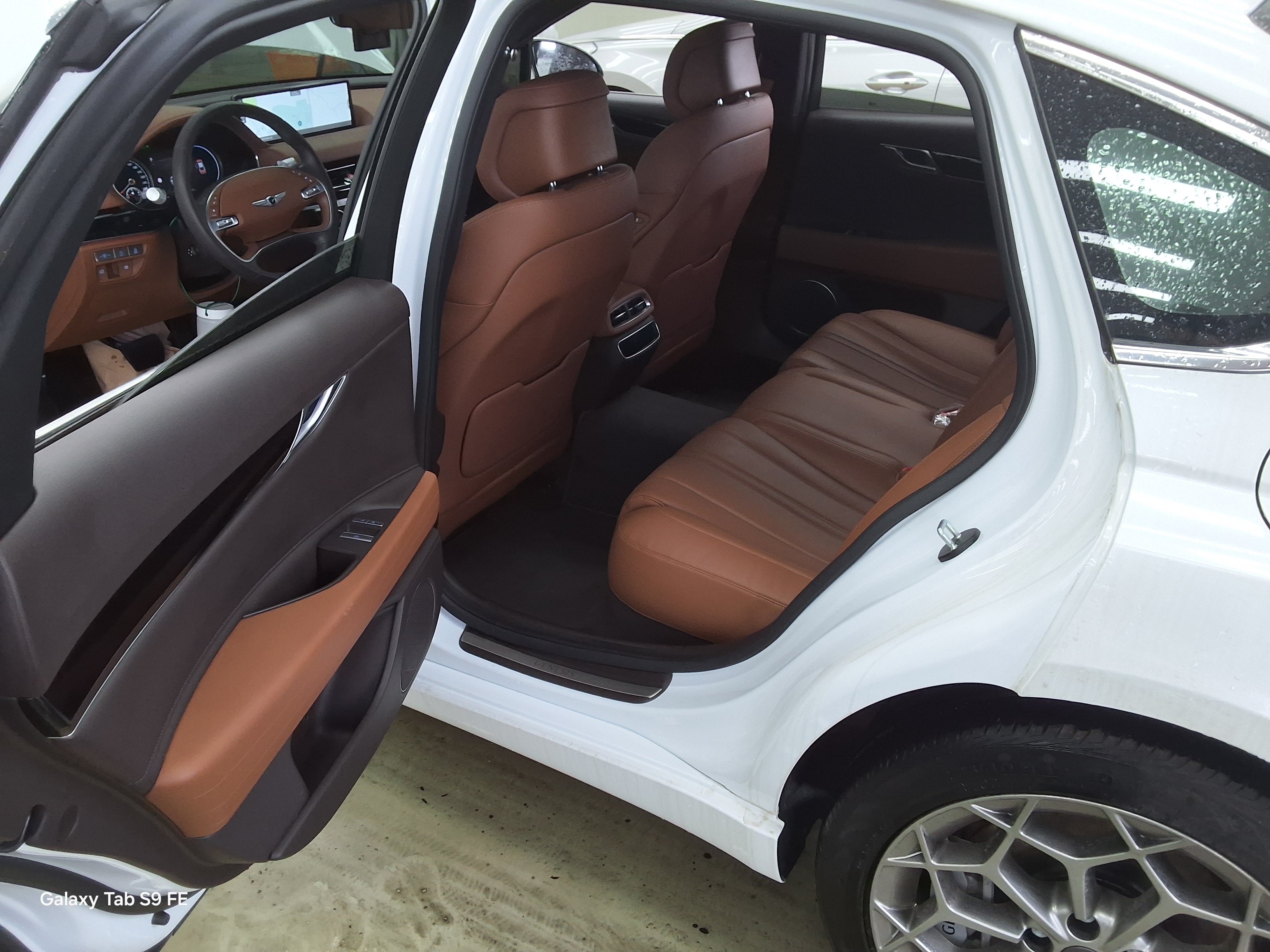 Hyundai Genesis 2024 - Image 11