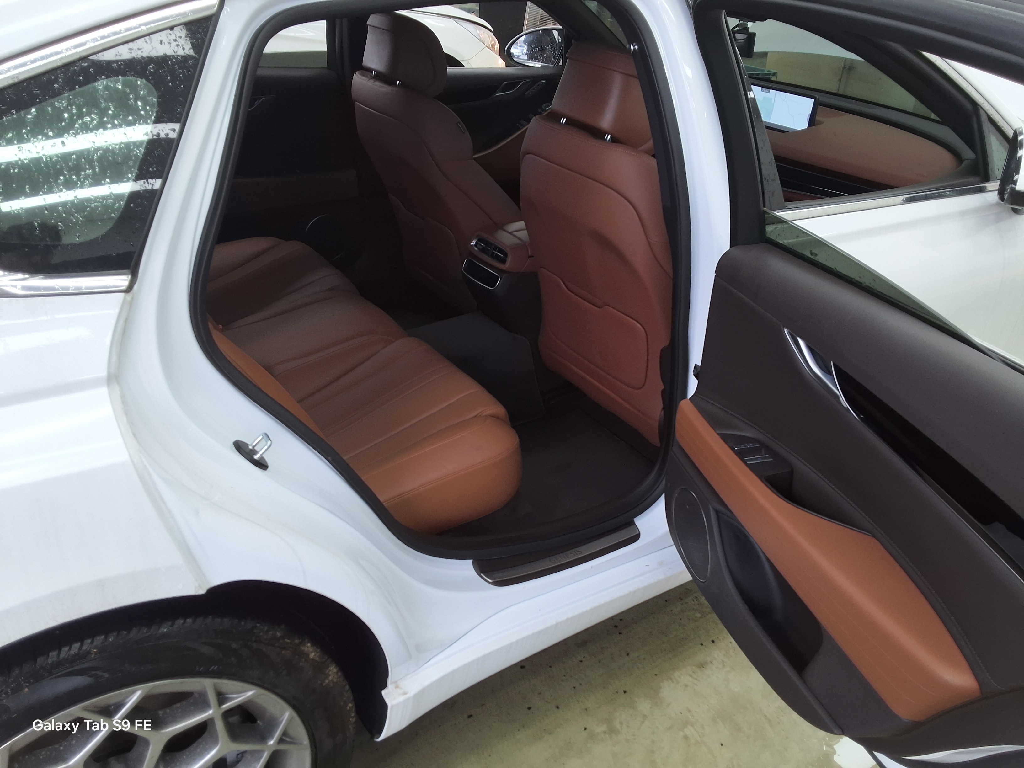 Hyundai Genesis 2024 - Image 12