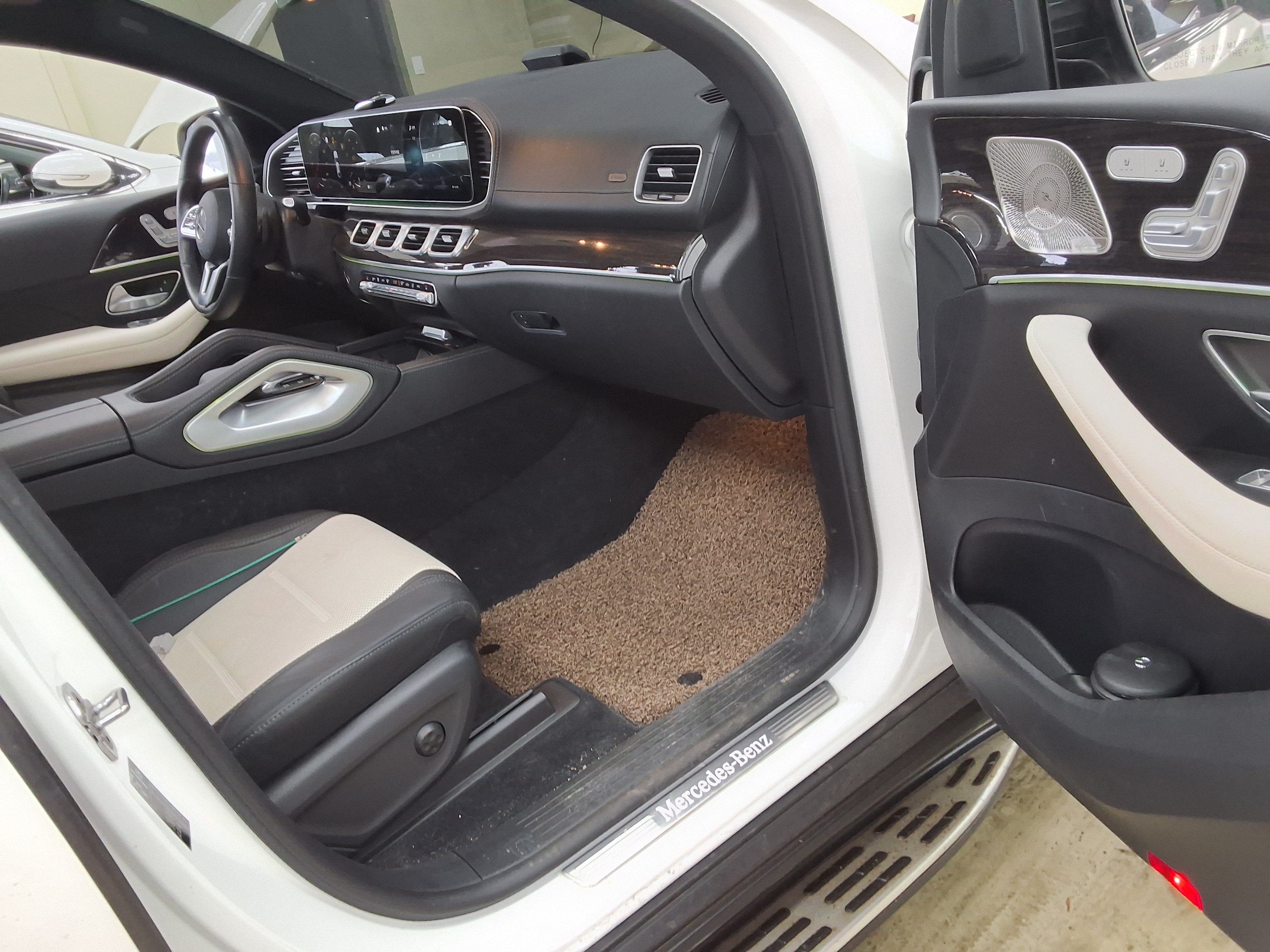 Mercedes-Benz GLE-Class 2022 - Image 14