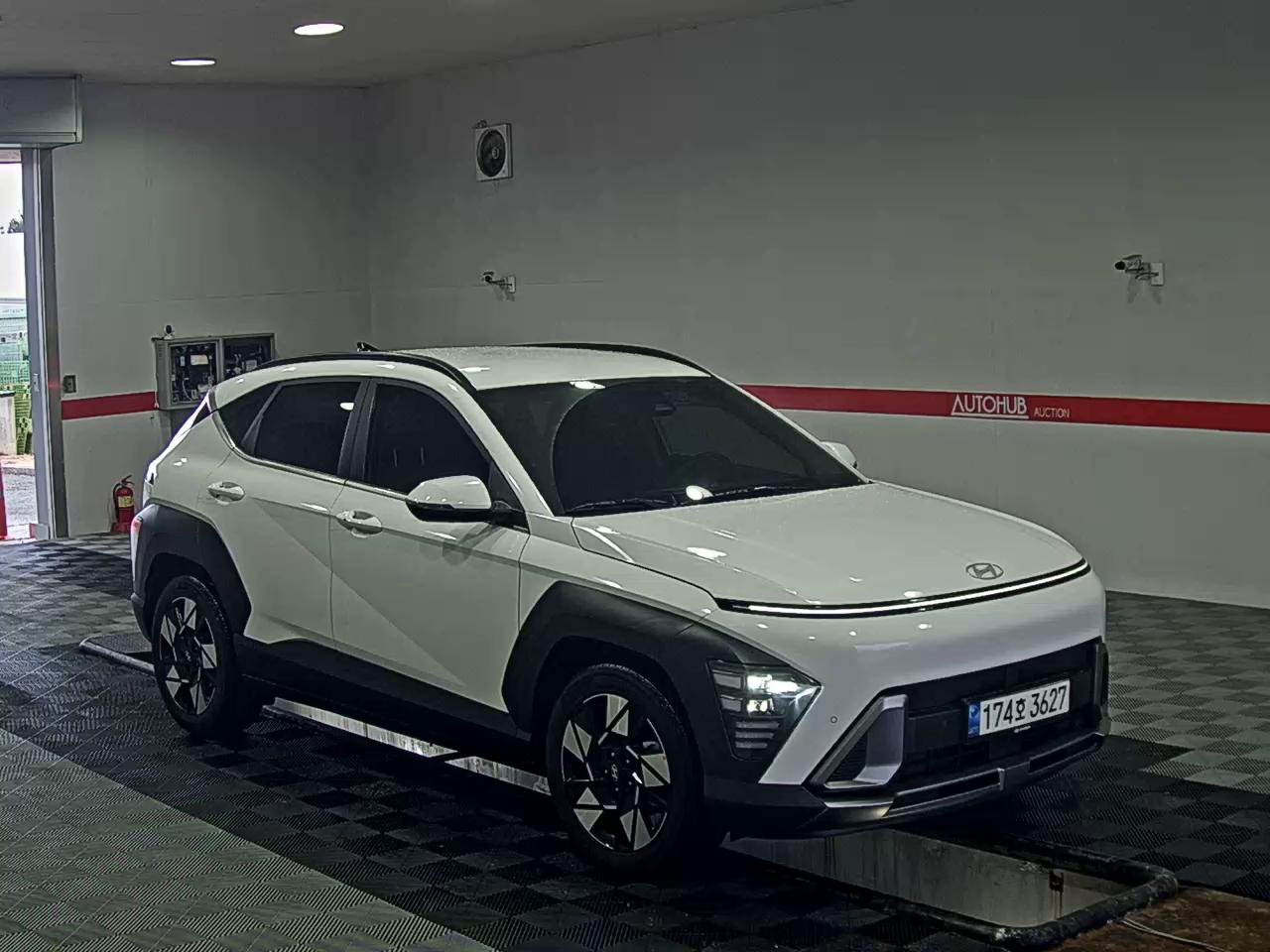Hyundai Kona 2023 - Image 2