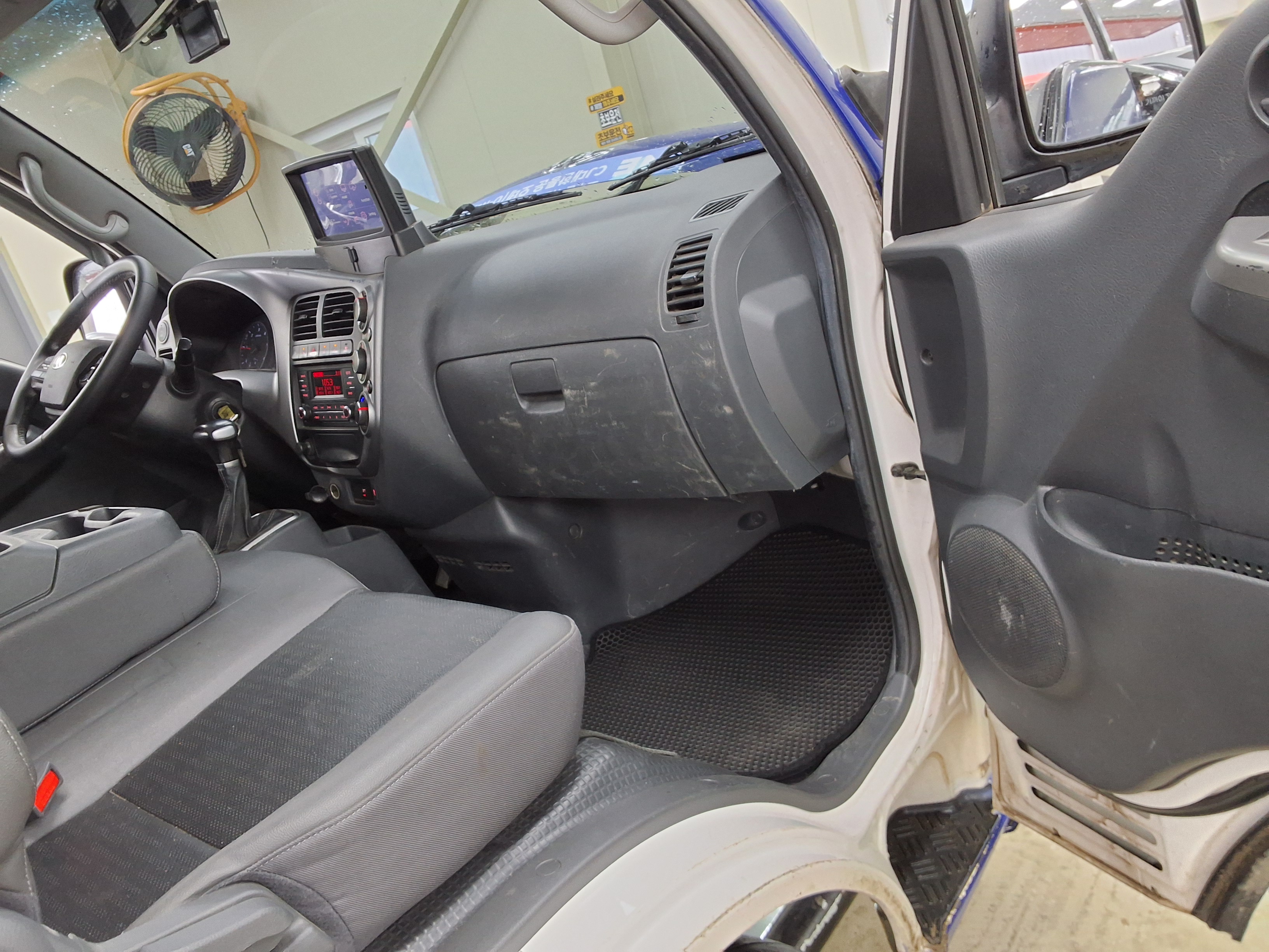 Chrysler Cargo 2020 - Image 10