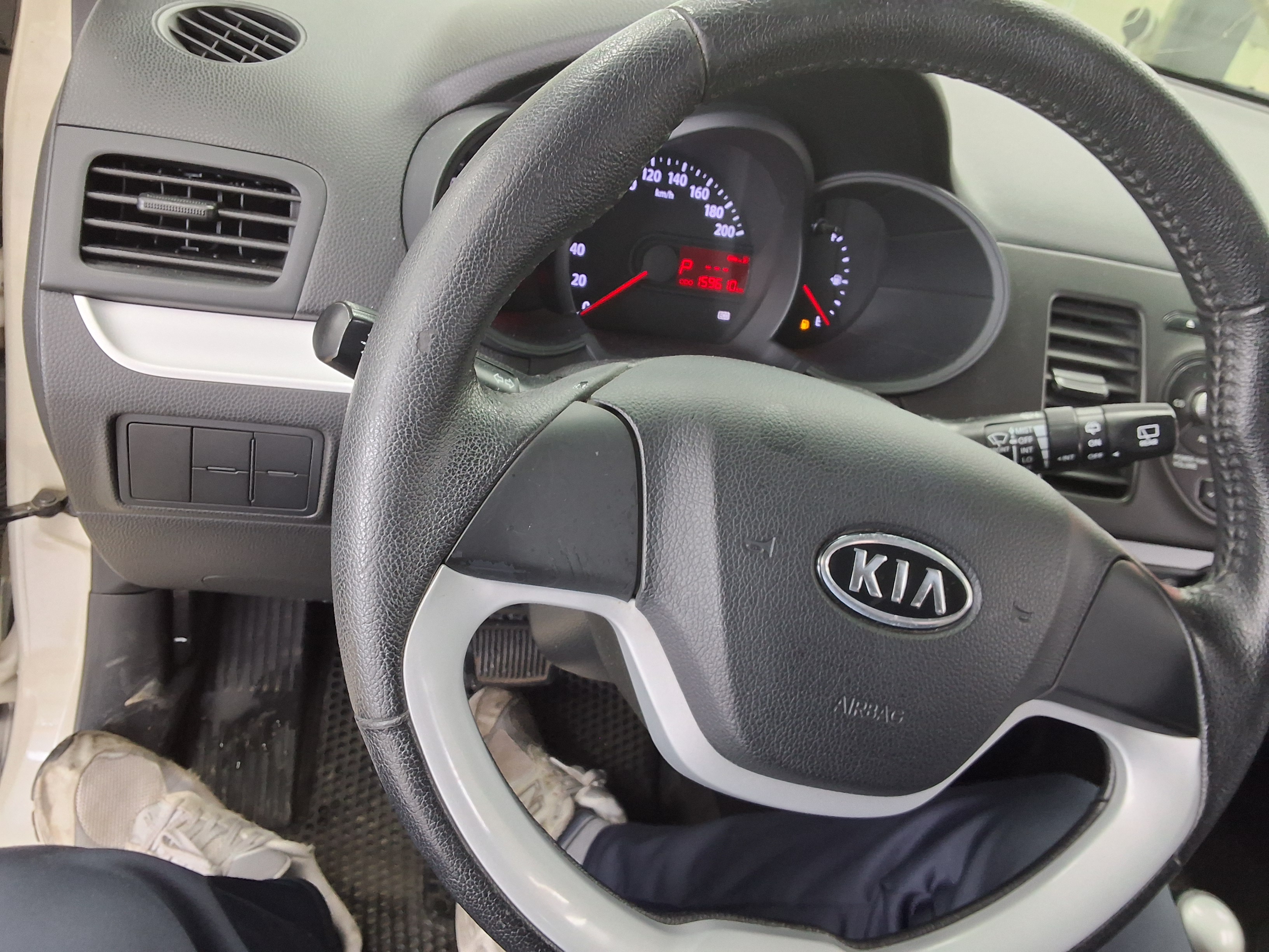 Kia Morning 2012 - Image 16