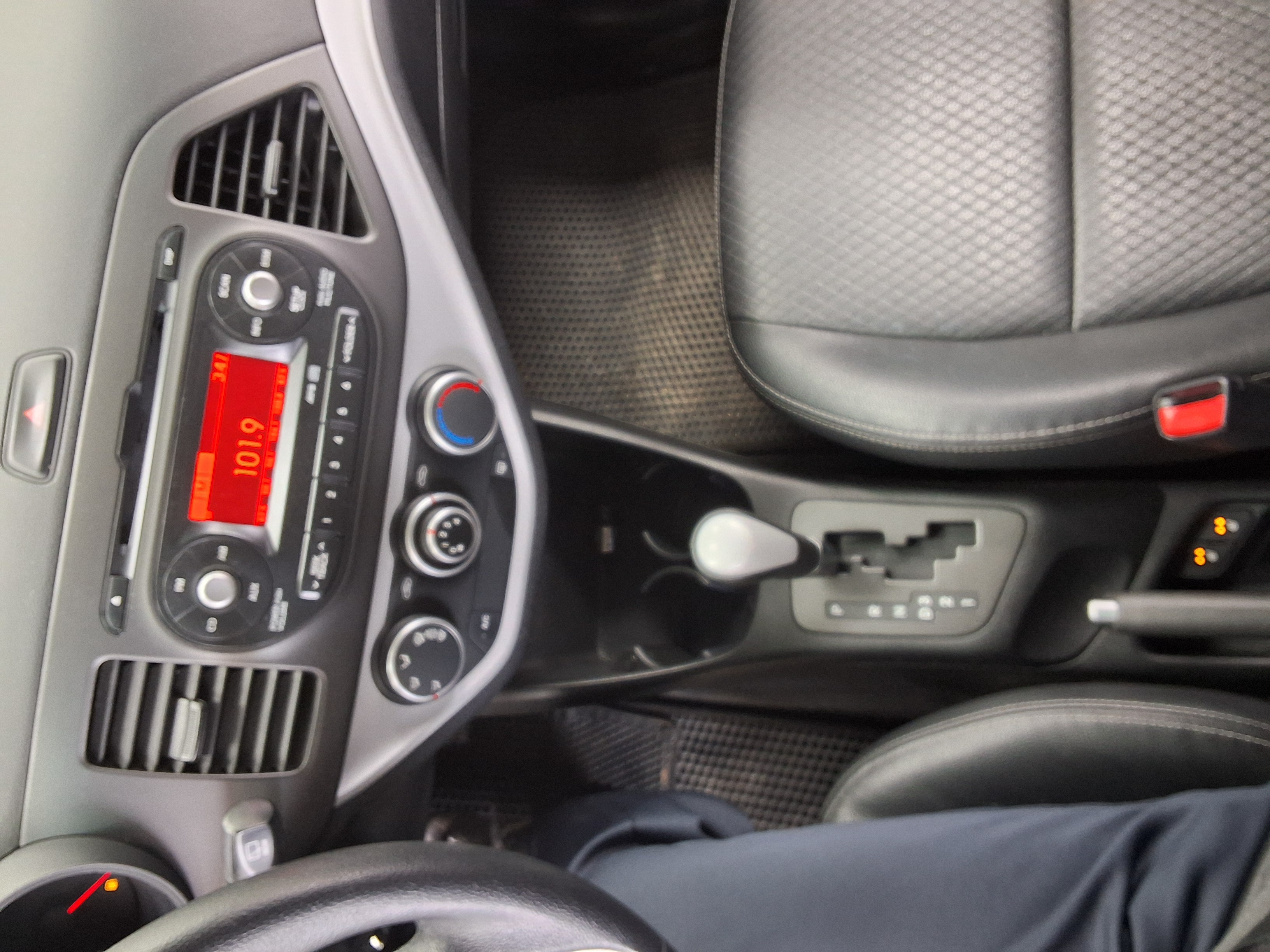 Kia Morning 2012 - Image 10