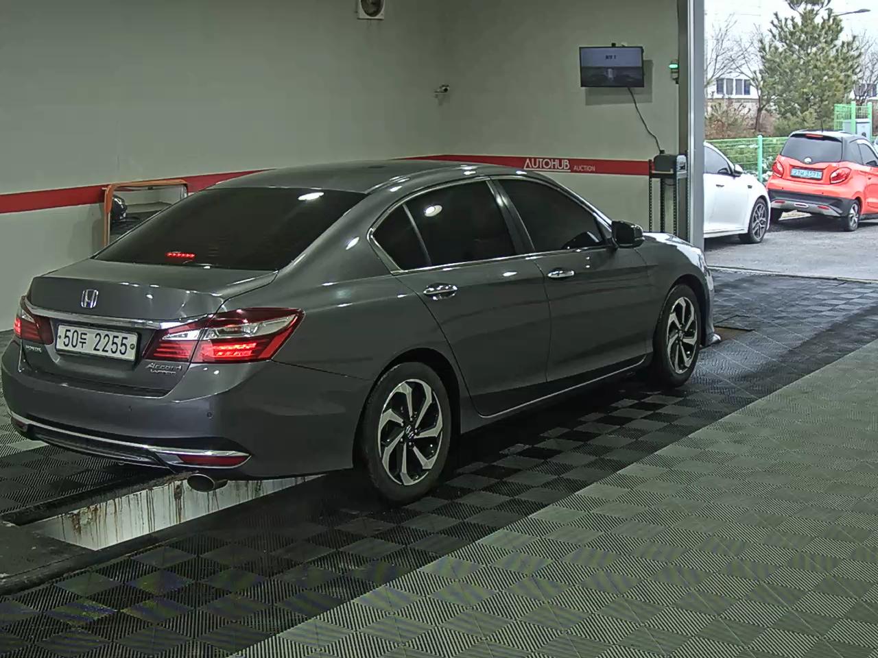 Honda Accord - 4