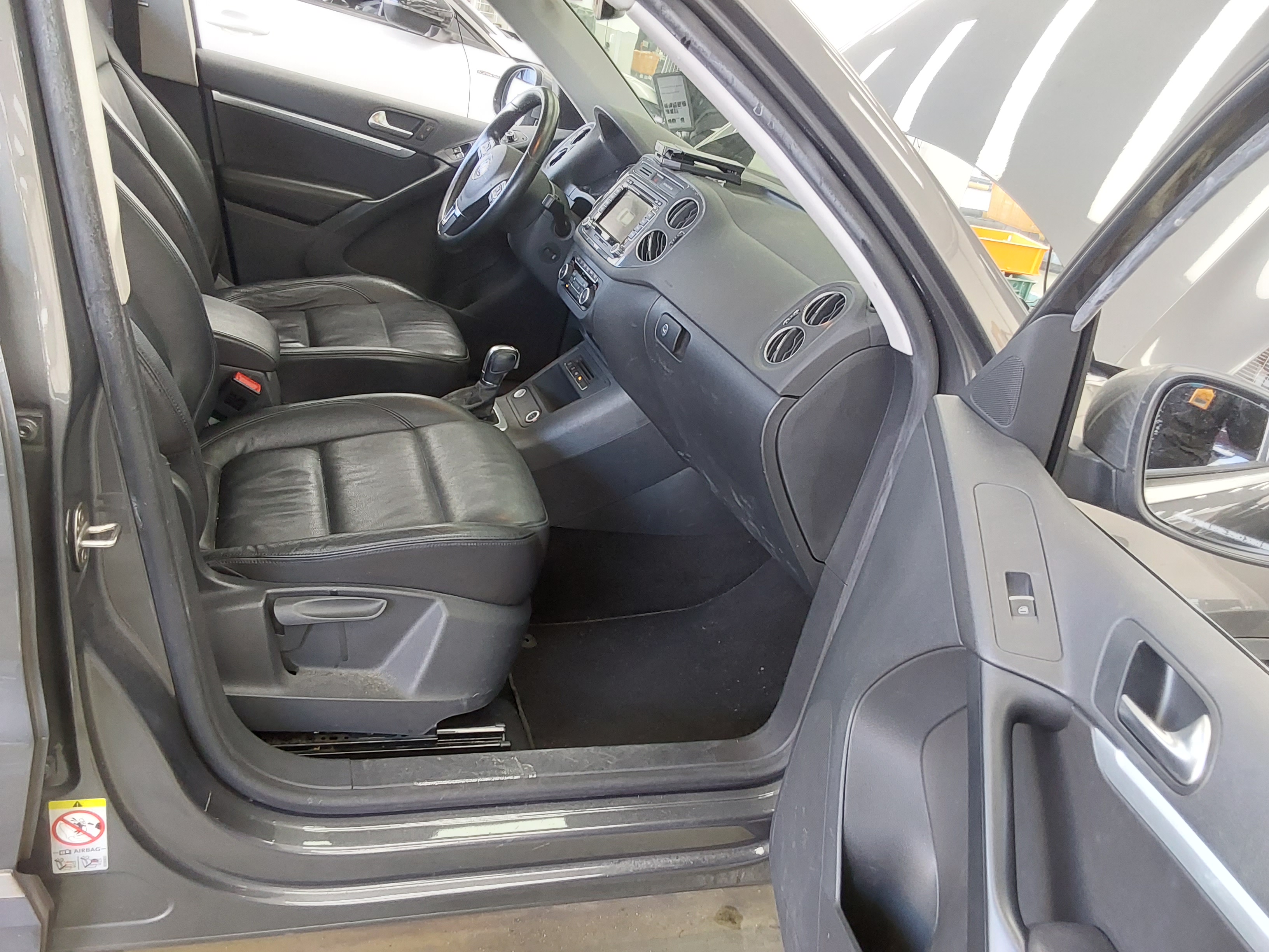 Volkswagen Tiguan - 13