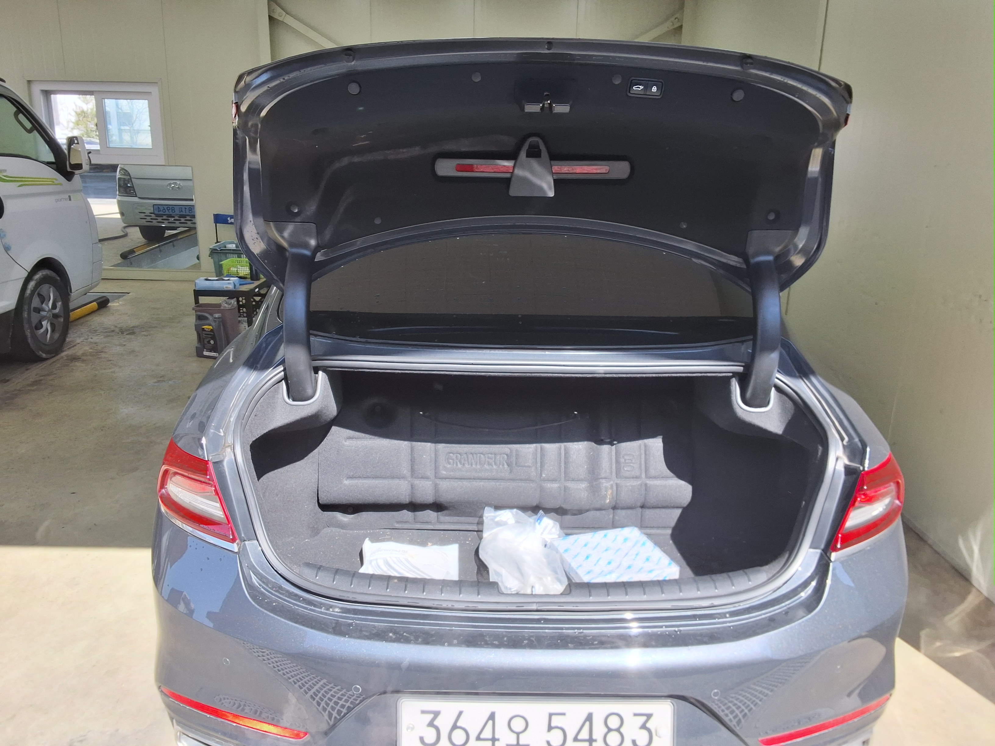 Hyundai Grandeur 2018 - Image 14