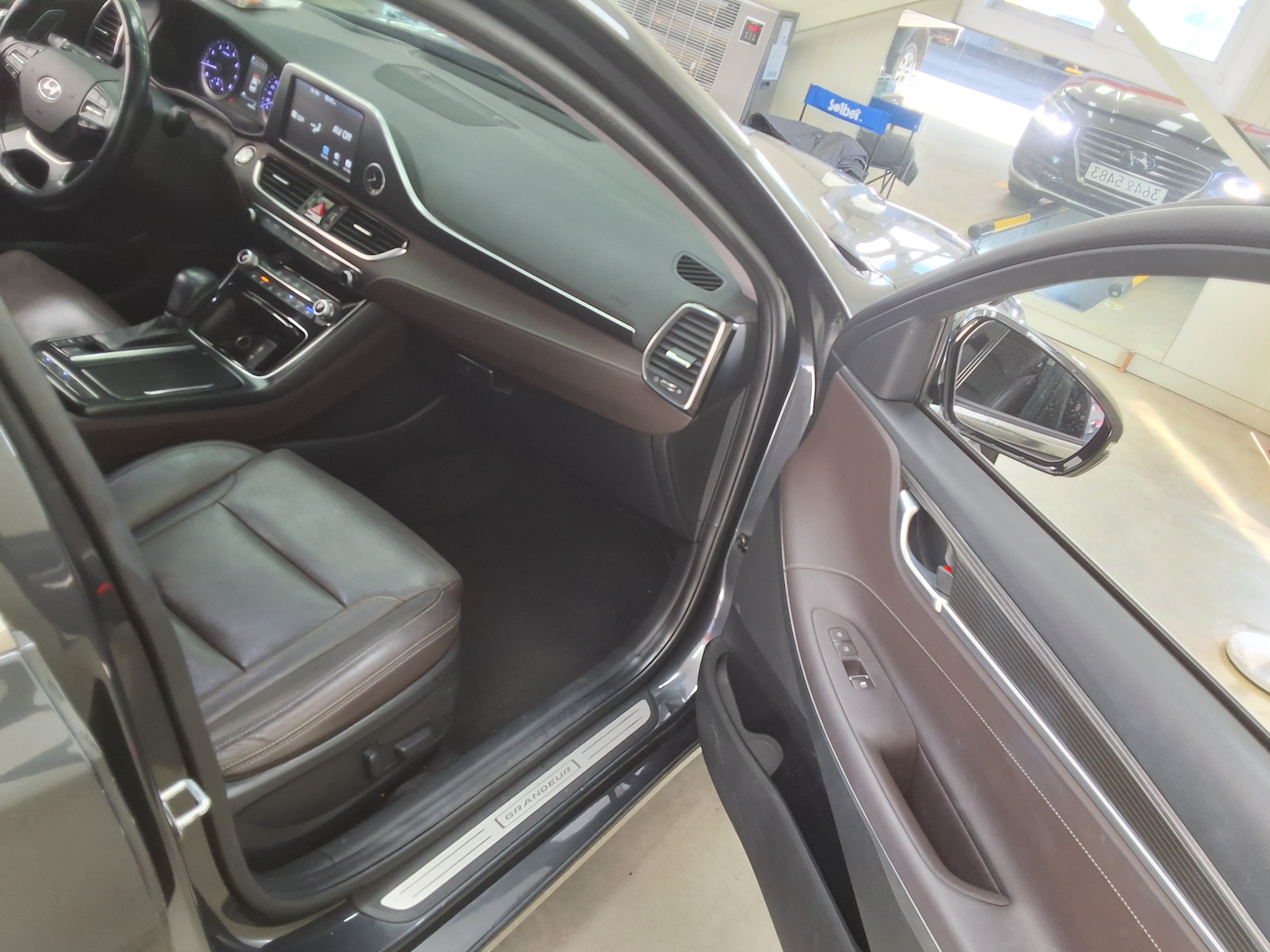 Hyundai Grandeur 2018 - Image 13