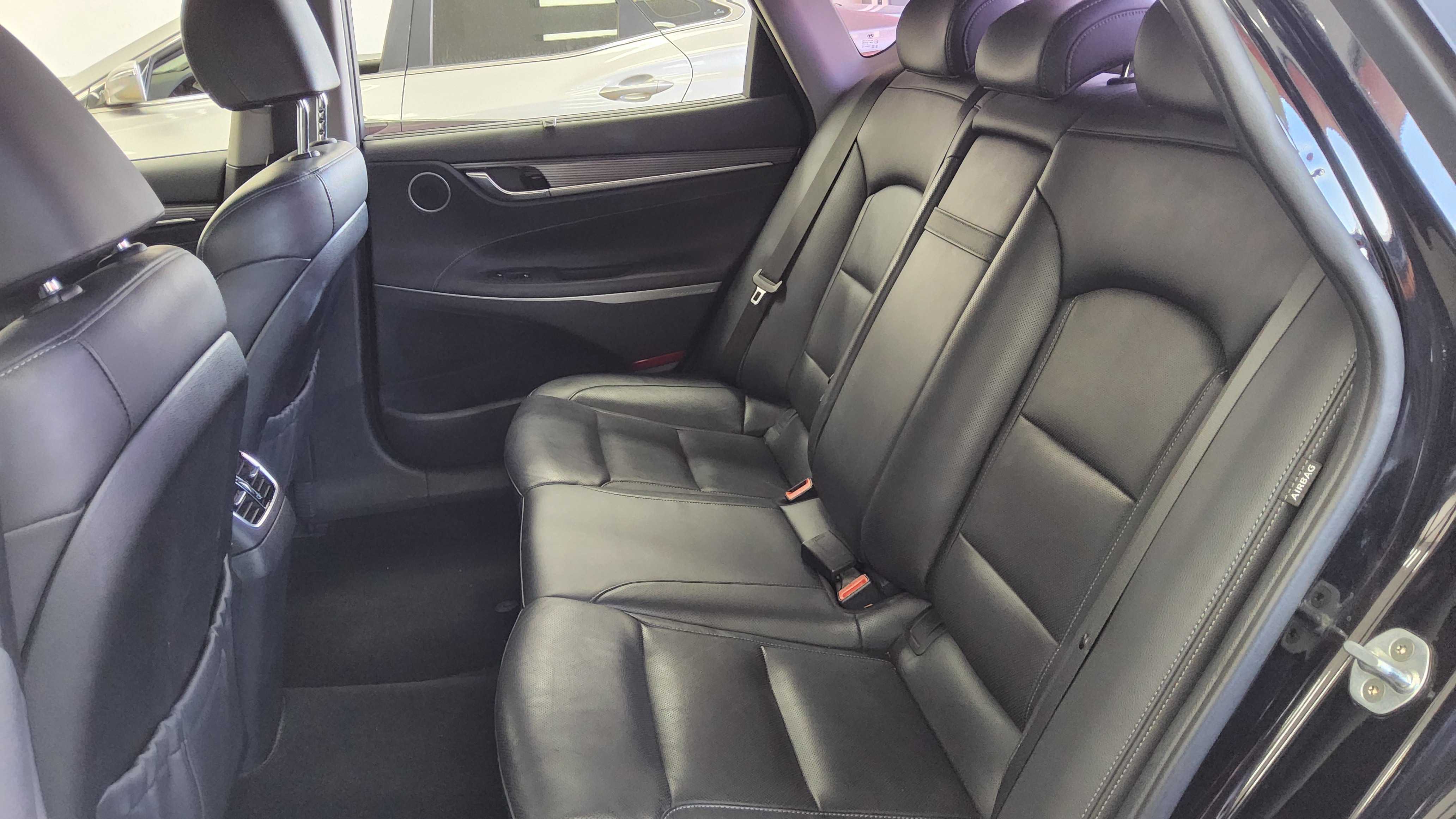 Hyundai Grandeur - 11