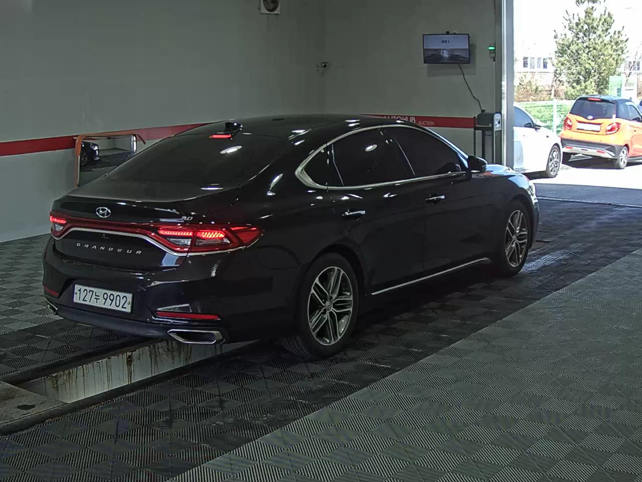 Hyundai Grandeur - 4